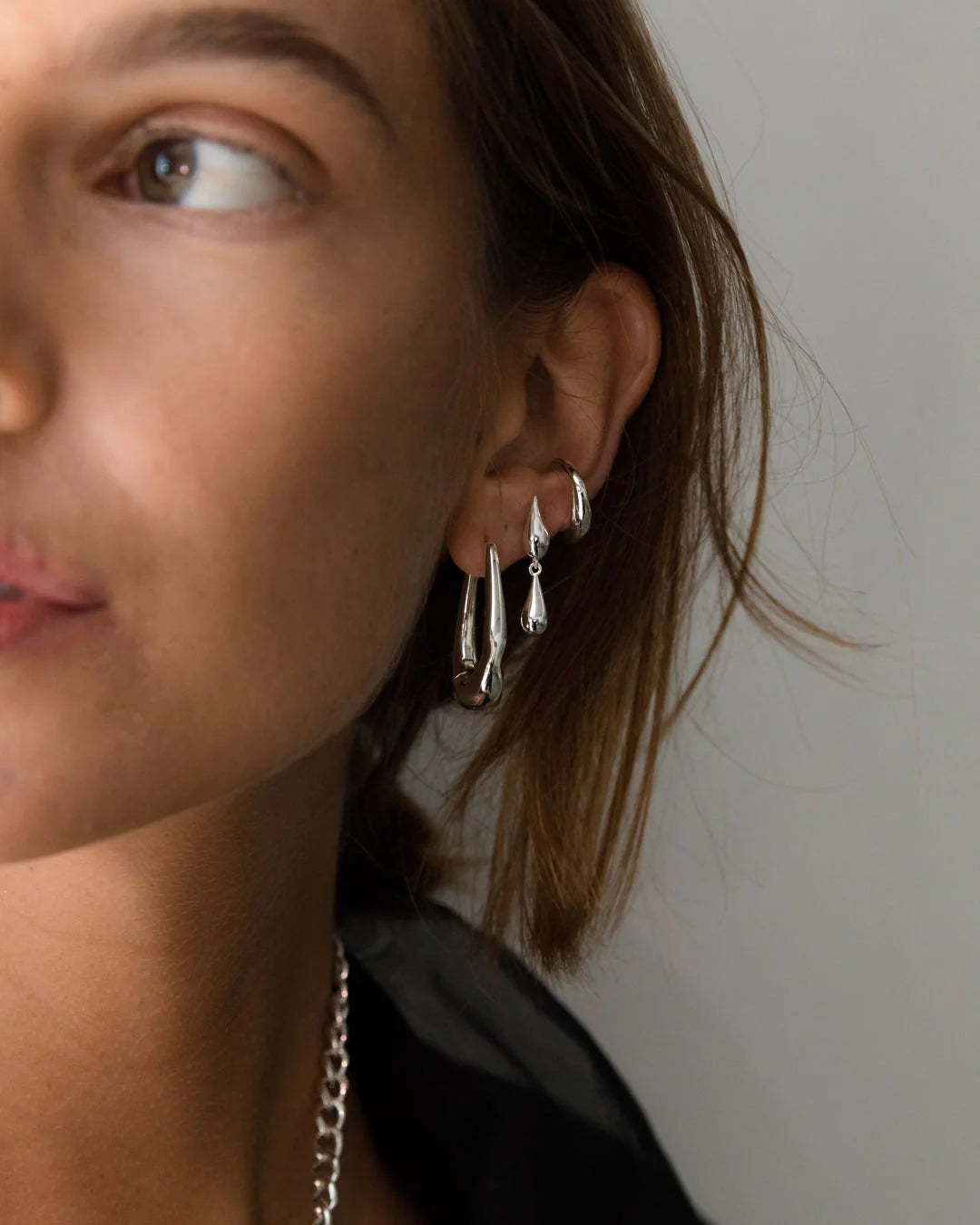 hammered long hoops, gold