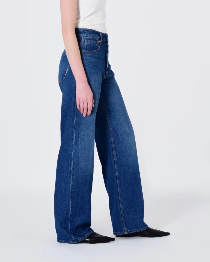 Coco relaxed, summer rain