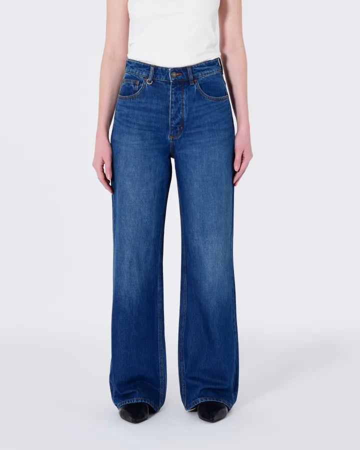 Coco relaxed, summer rain