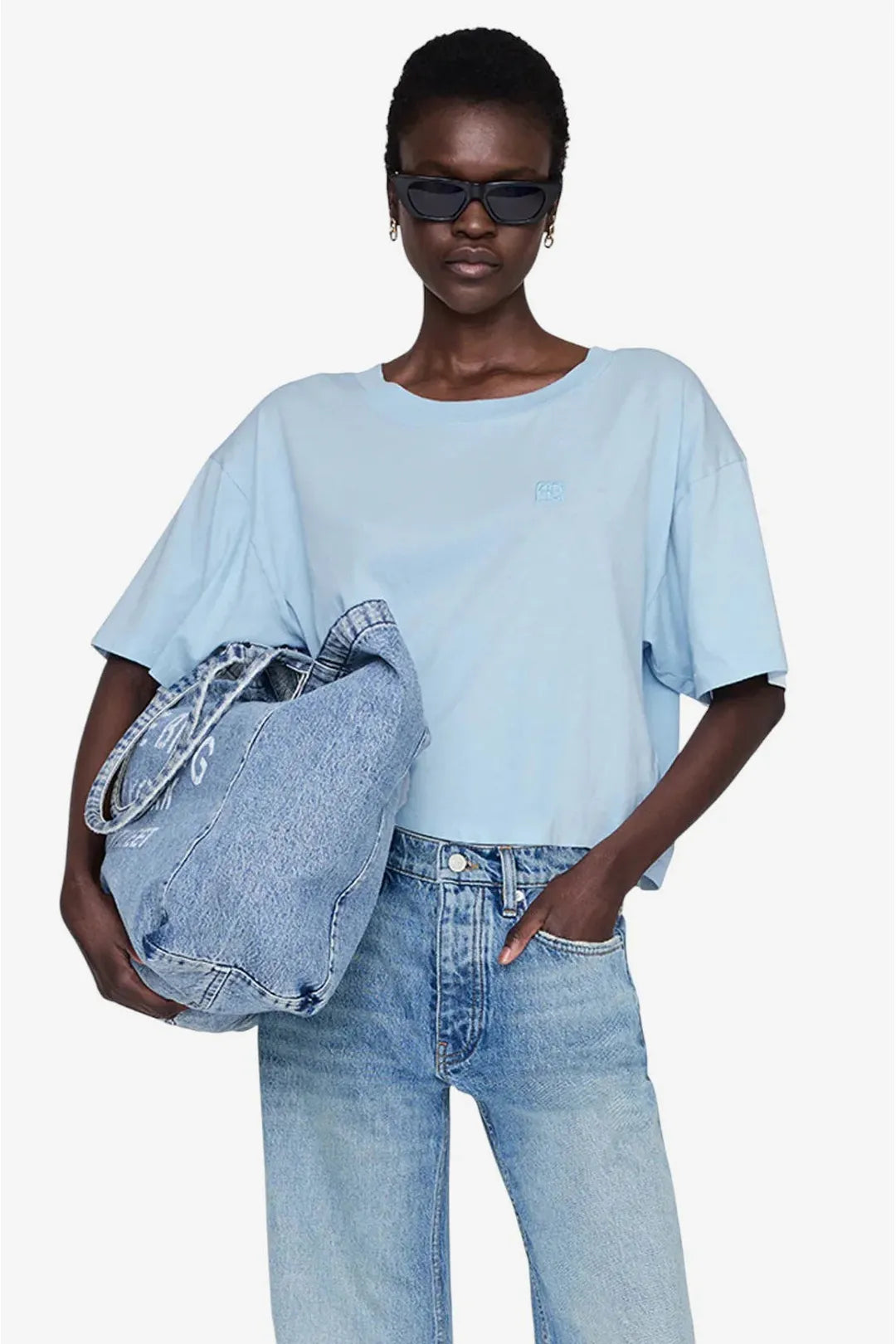 Johnny cropped tee framed monogram, pale blue