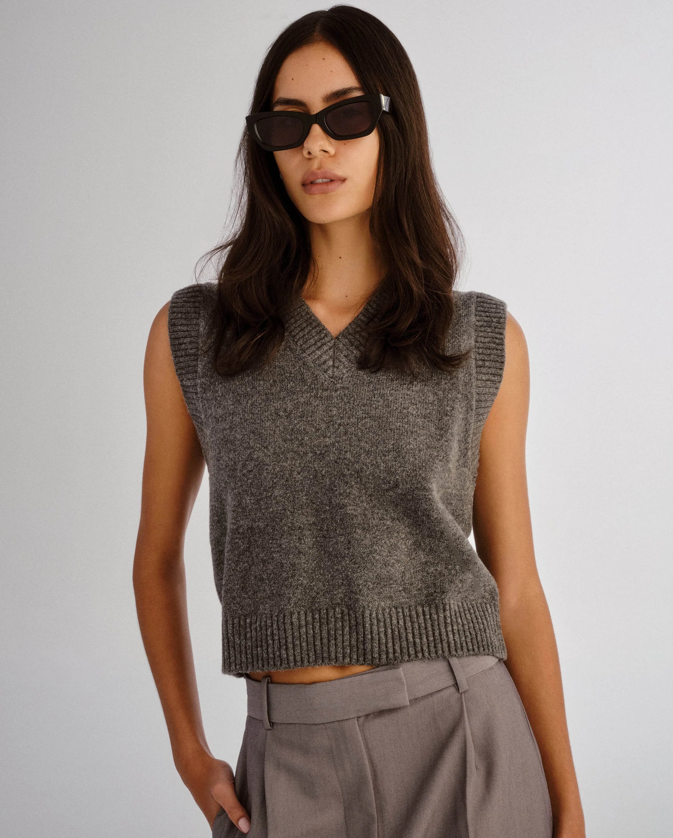 The sutton, black