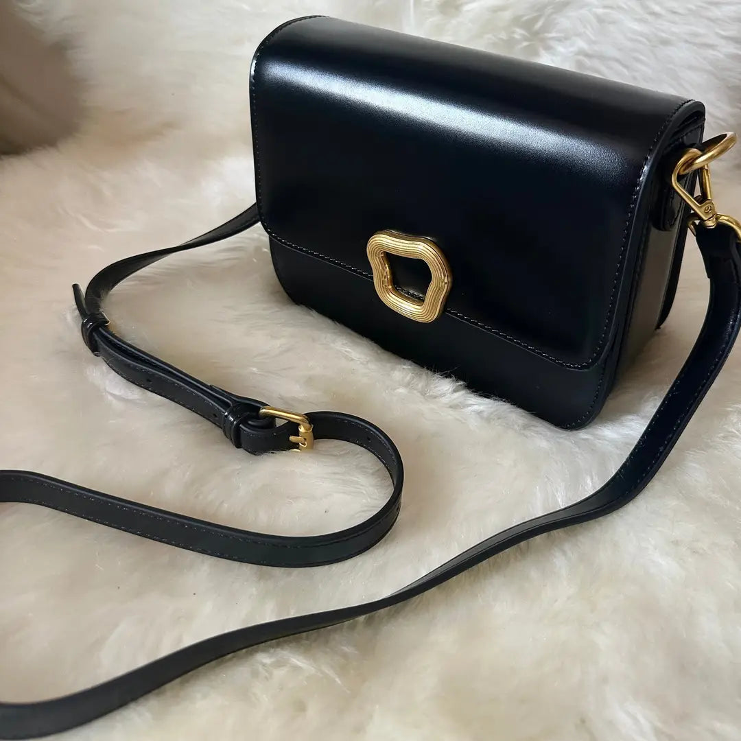 Claire leather shoulder bag