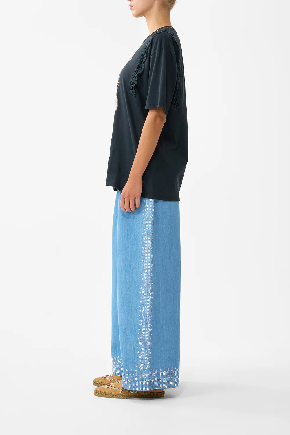 oversized tee with lace trim, Daughters of duende