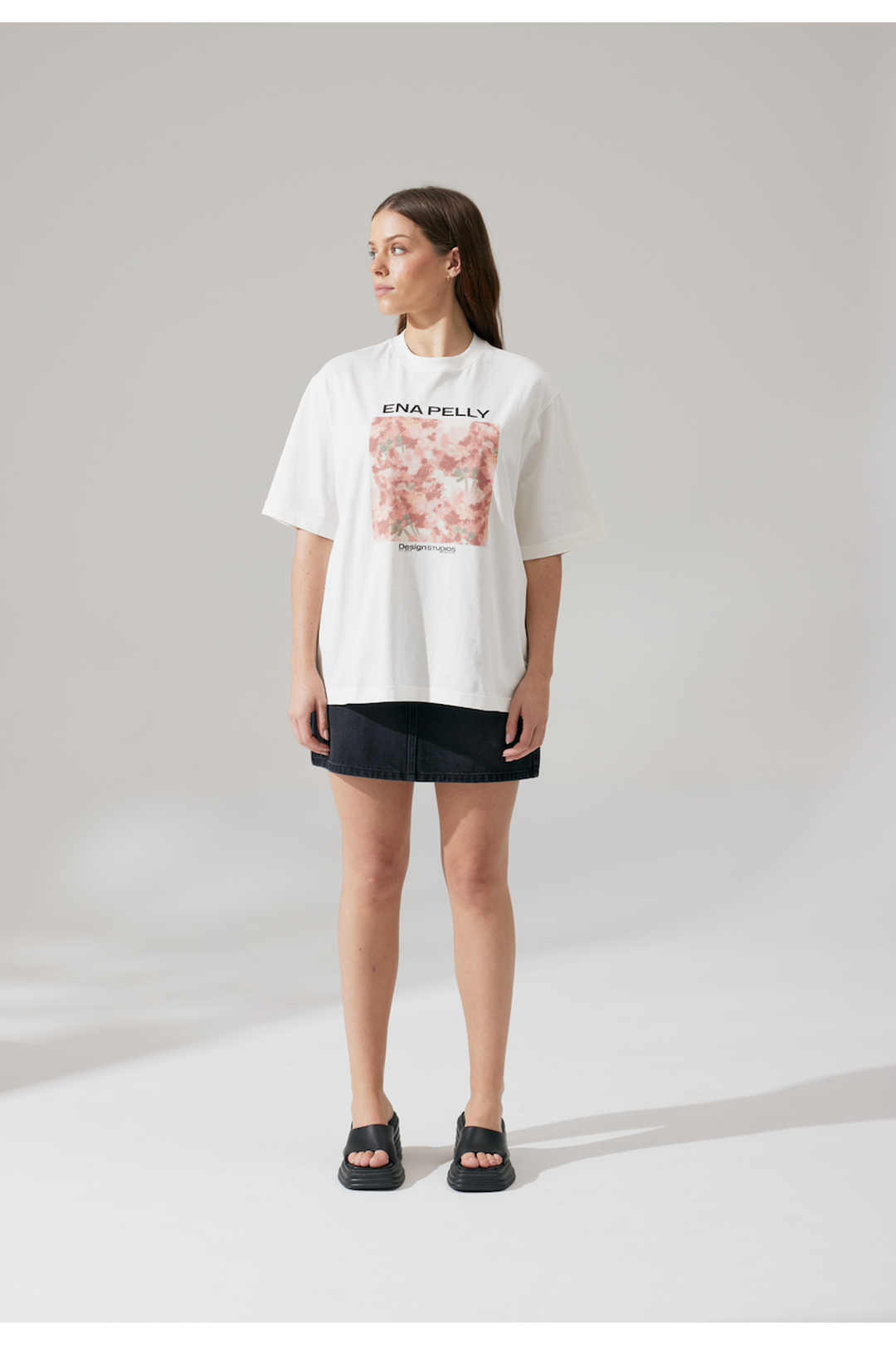 Coral floral tee, vintage white