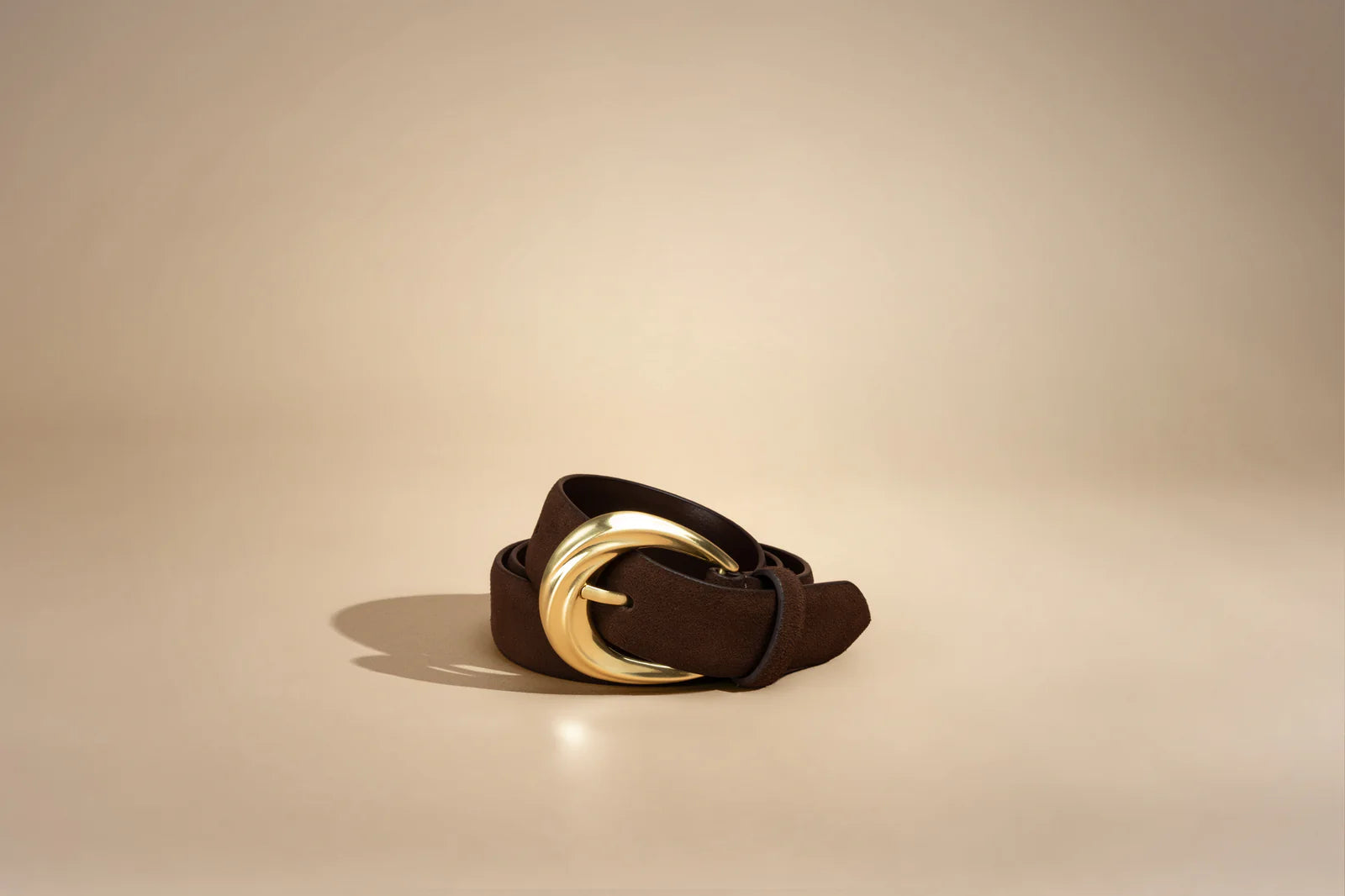 The antica belt, cocoa suede