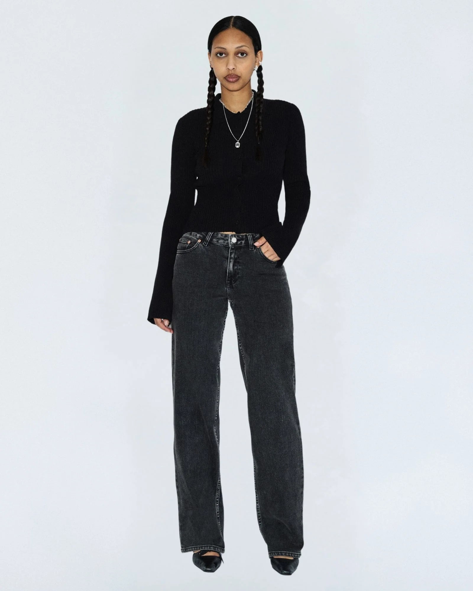 Addy mid straight jeans, tar aged black