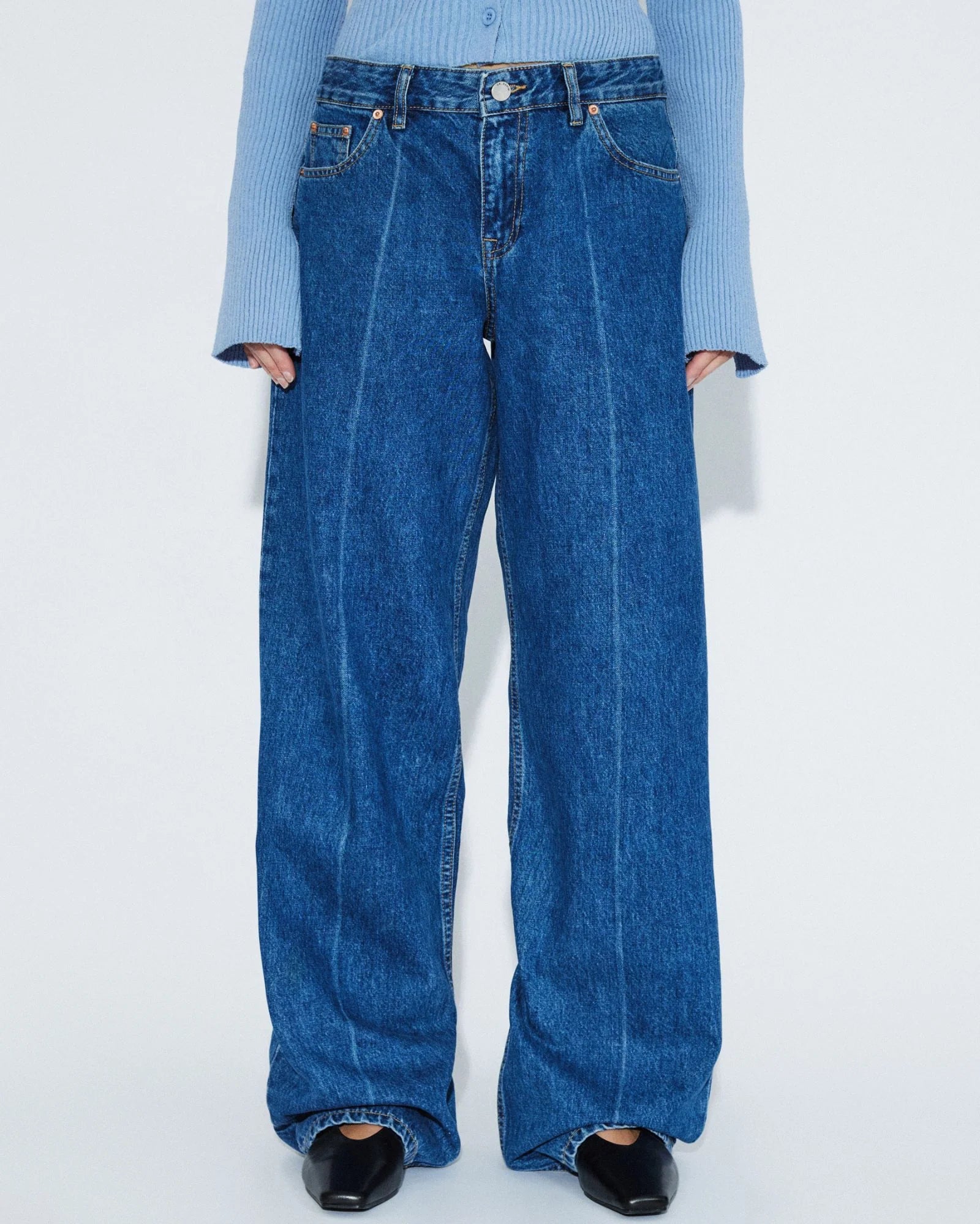 Hill low relaxed jean, haze mid retro crease