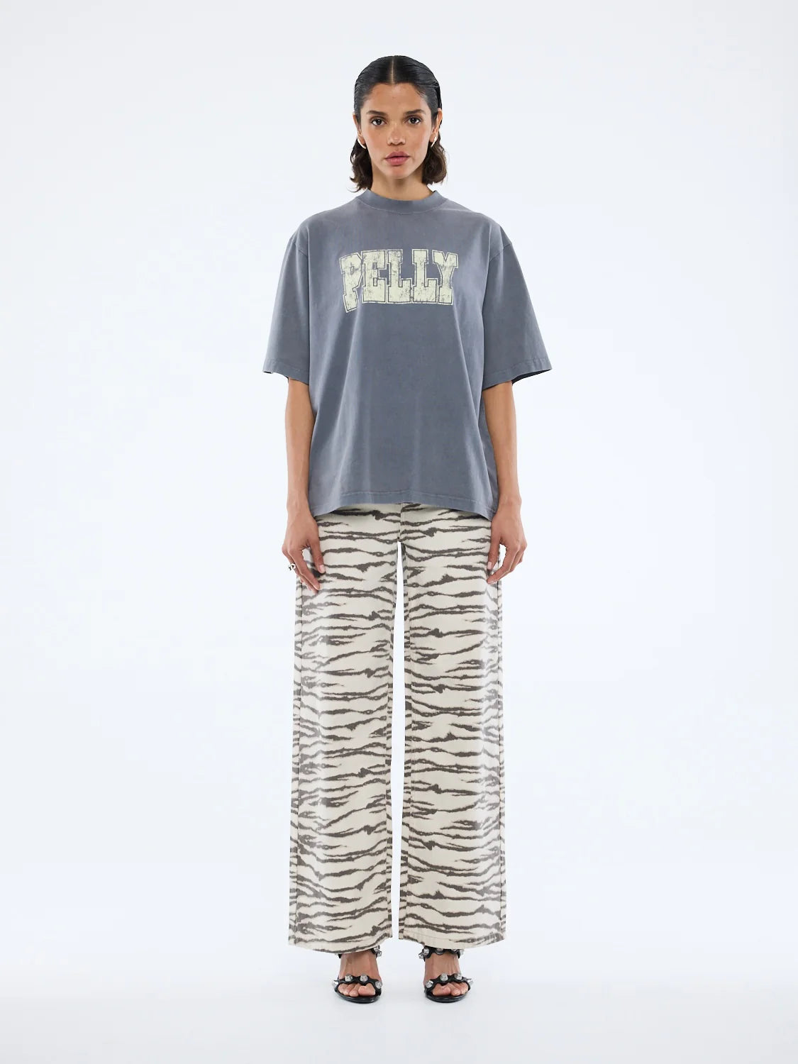Pelly world tour tee, washed grey