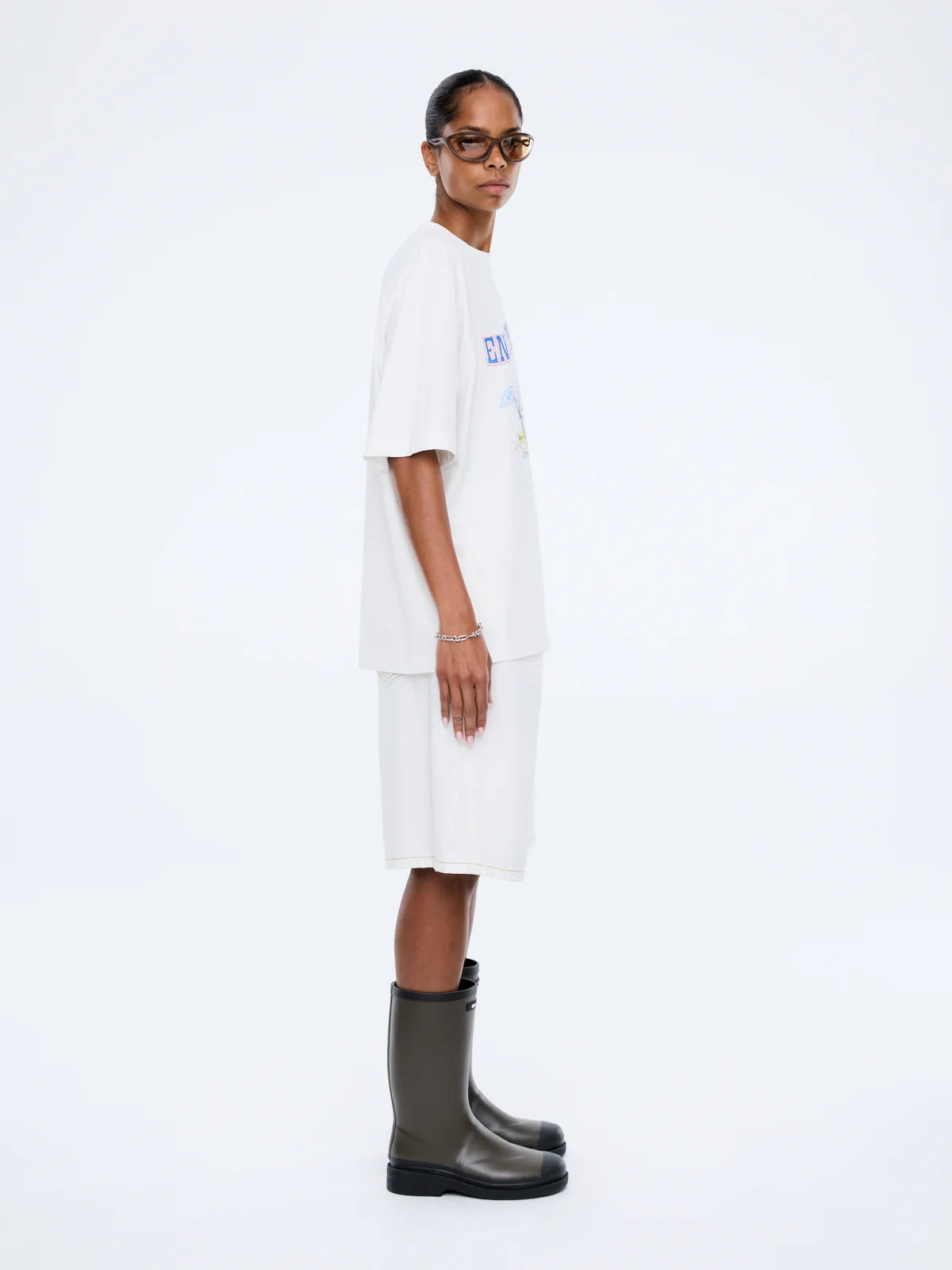 Vacation tee, vintage white