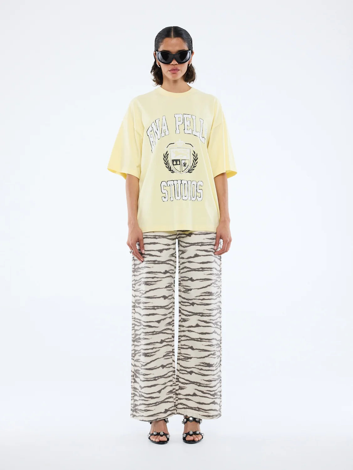 EP Varsity tee, pannacotta