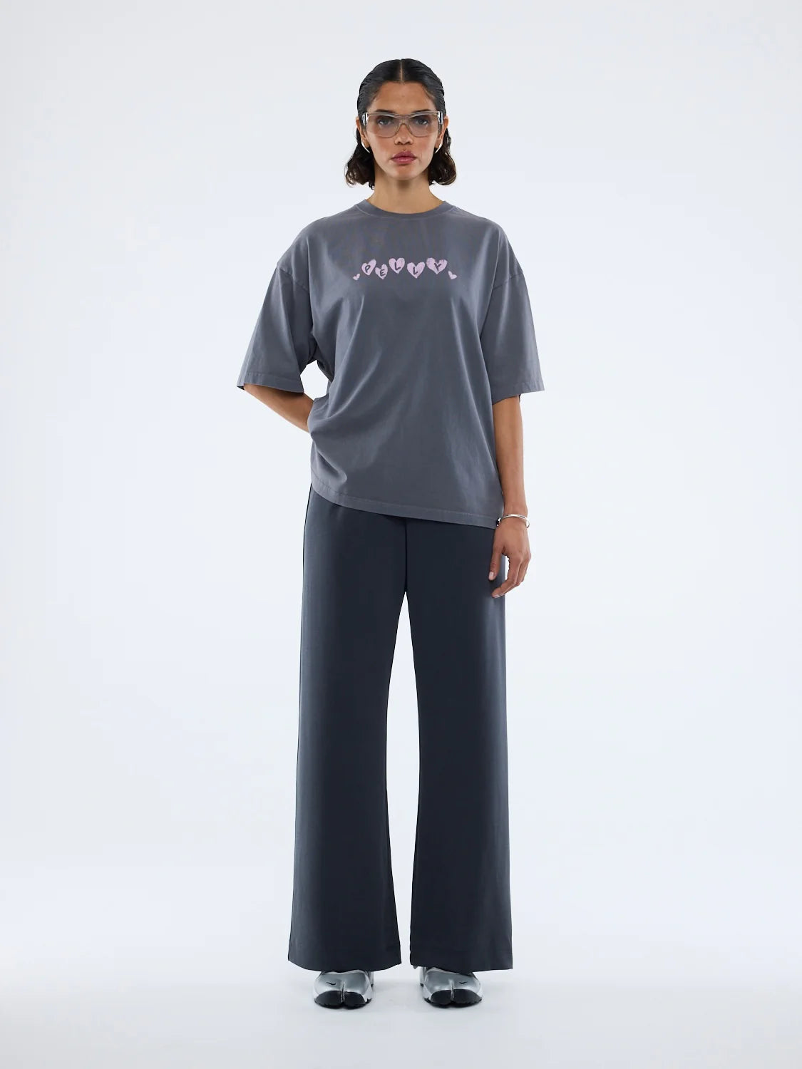 Pelly spray heart tee, washed grey