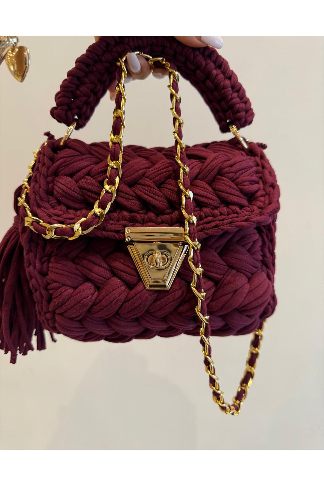 The cove crochet clutch, wine