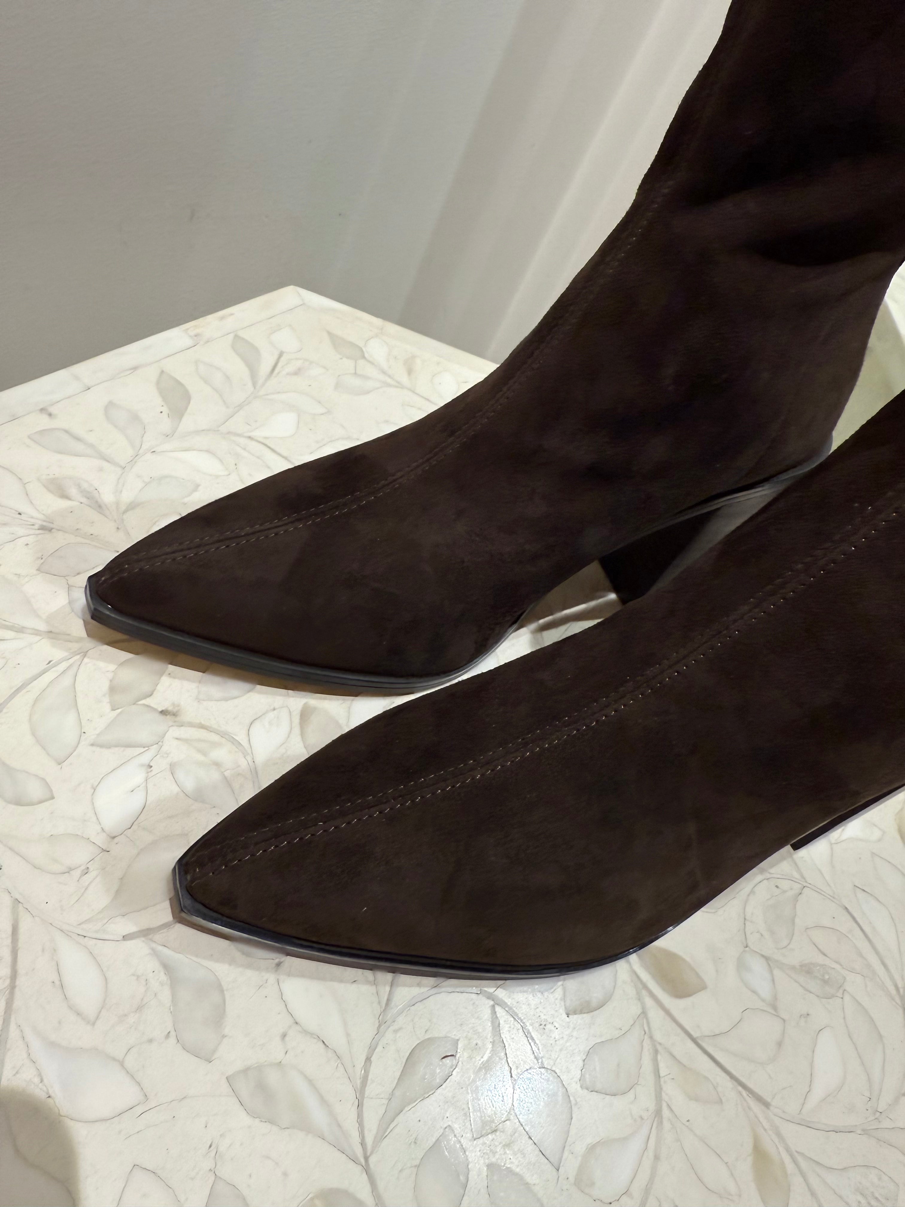 Chamonix, choc suede