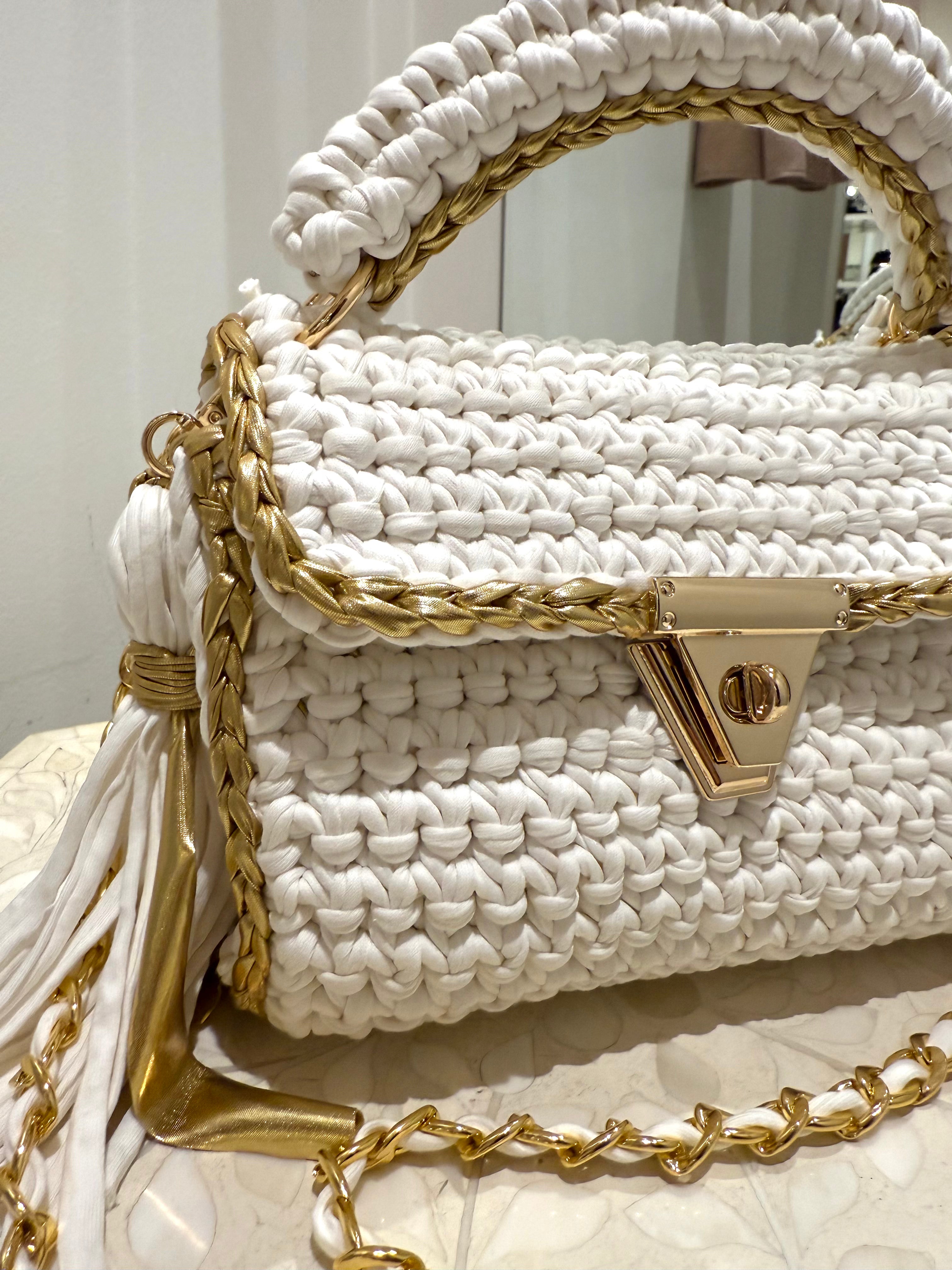 The cove crochet clutch, white/gold trim