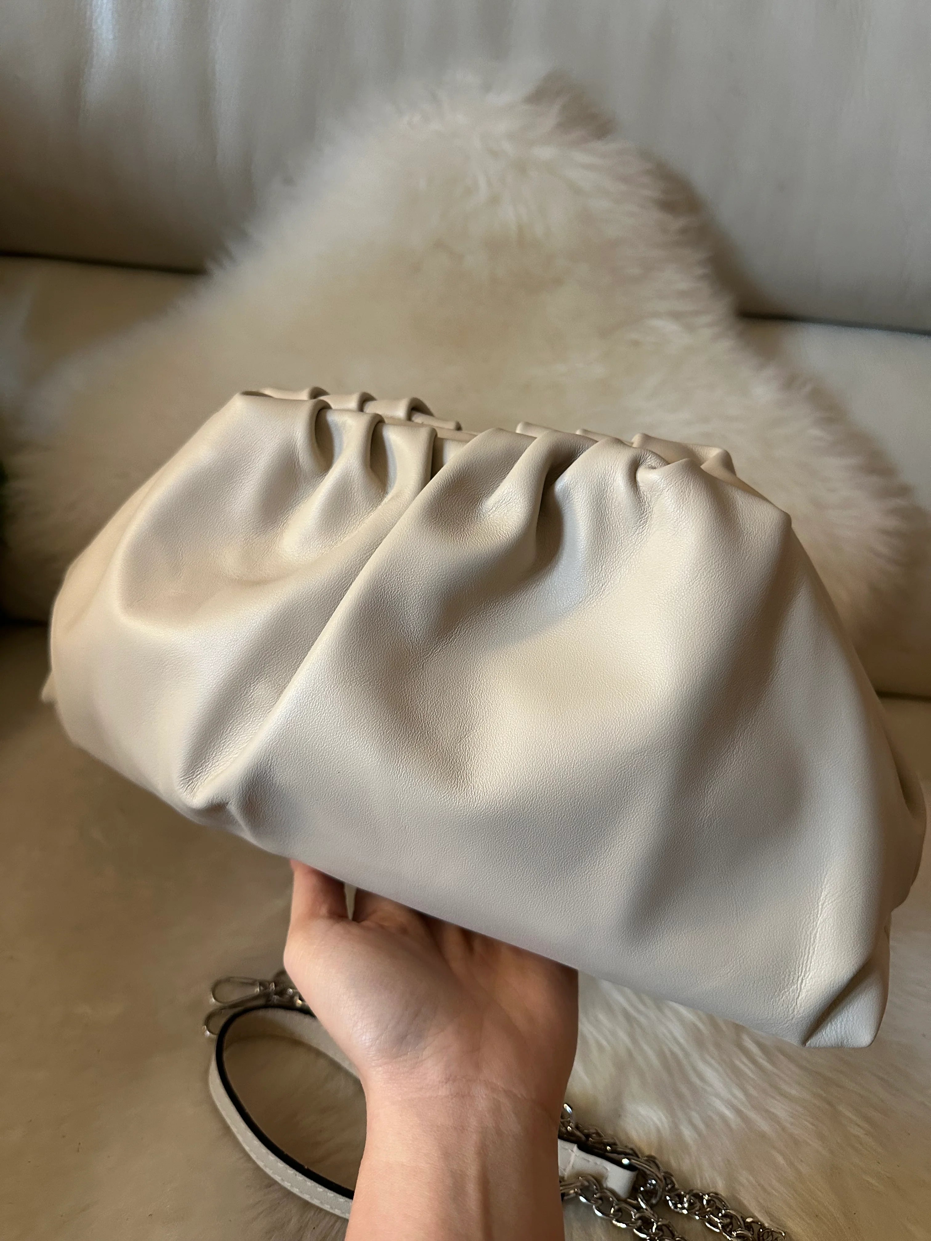 Large pouch nappa, beige