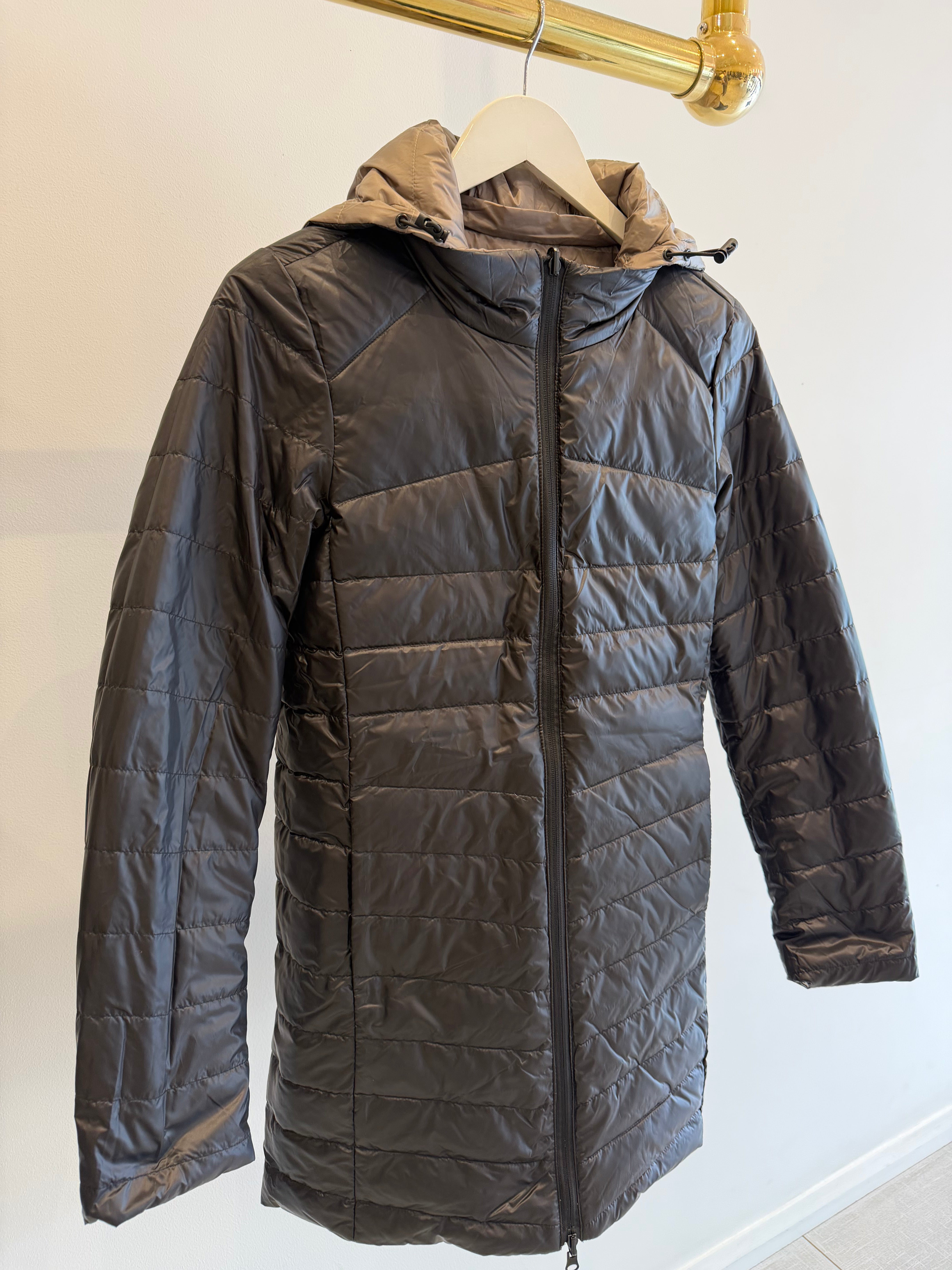 Reversible down jacket, taupe/black
