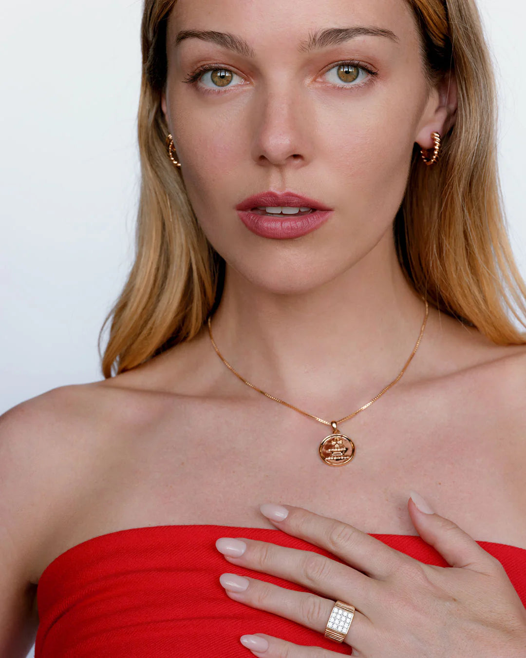 The 'I love jewellery' coin necklace, gold