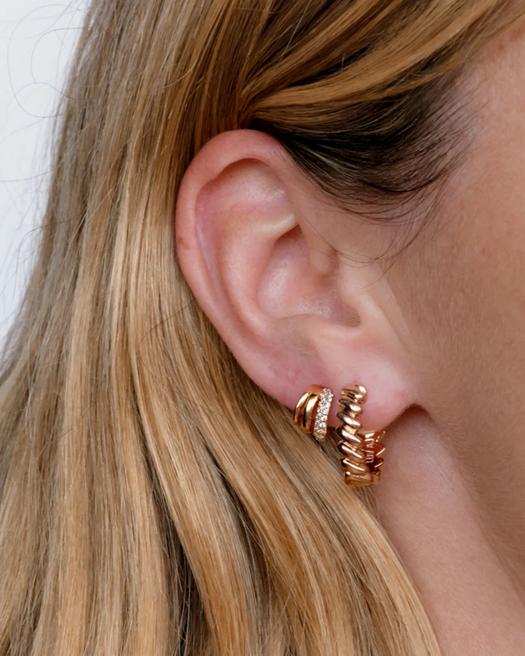 The multi piercing huggies, gold