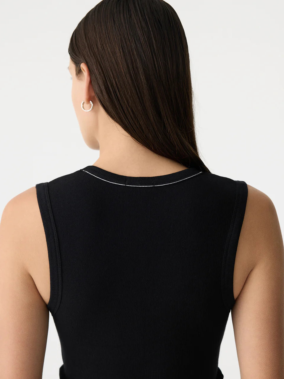 low scooped rib tank, black
