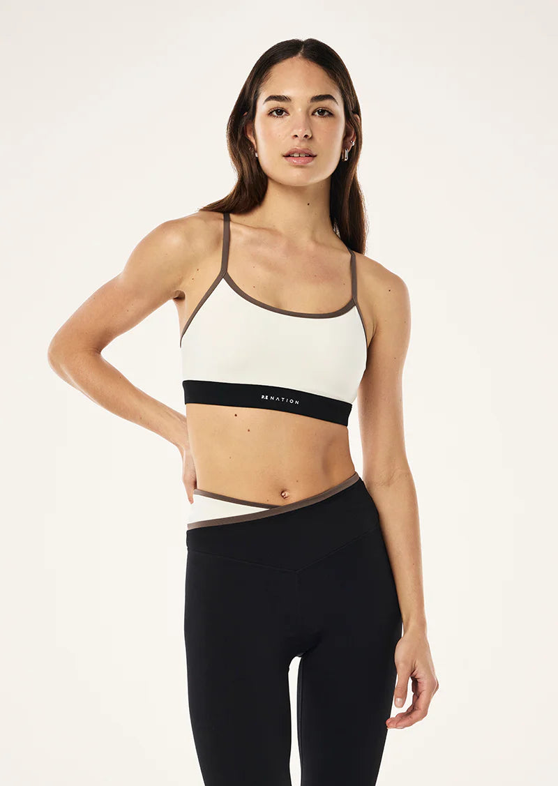Signature sports bra, whisper white/walnut brown