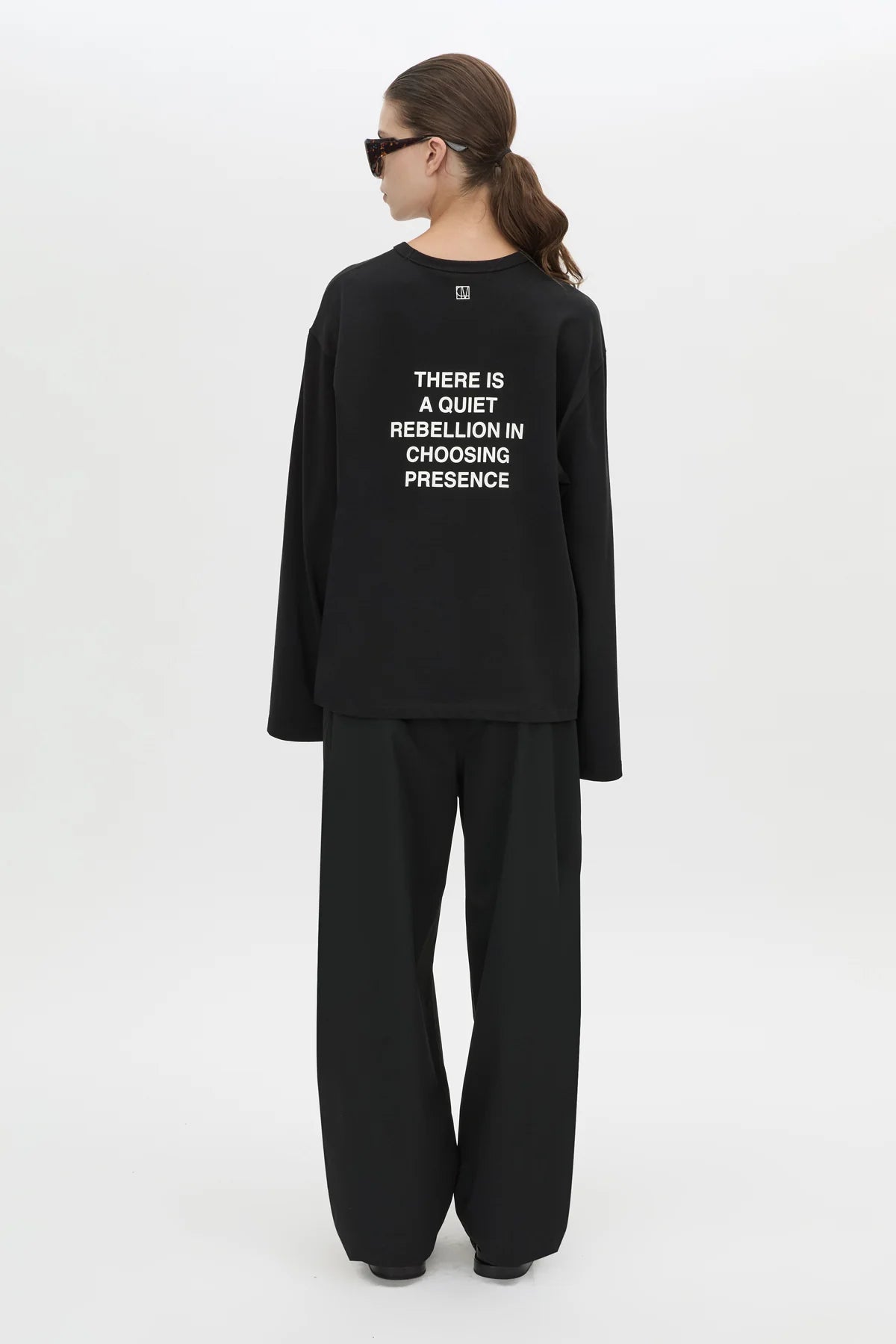 Larissa long sleeve logo tee, black