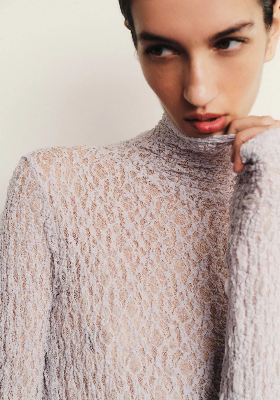 Luna Skivvy, plaster