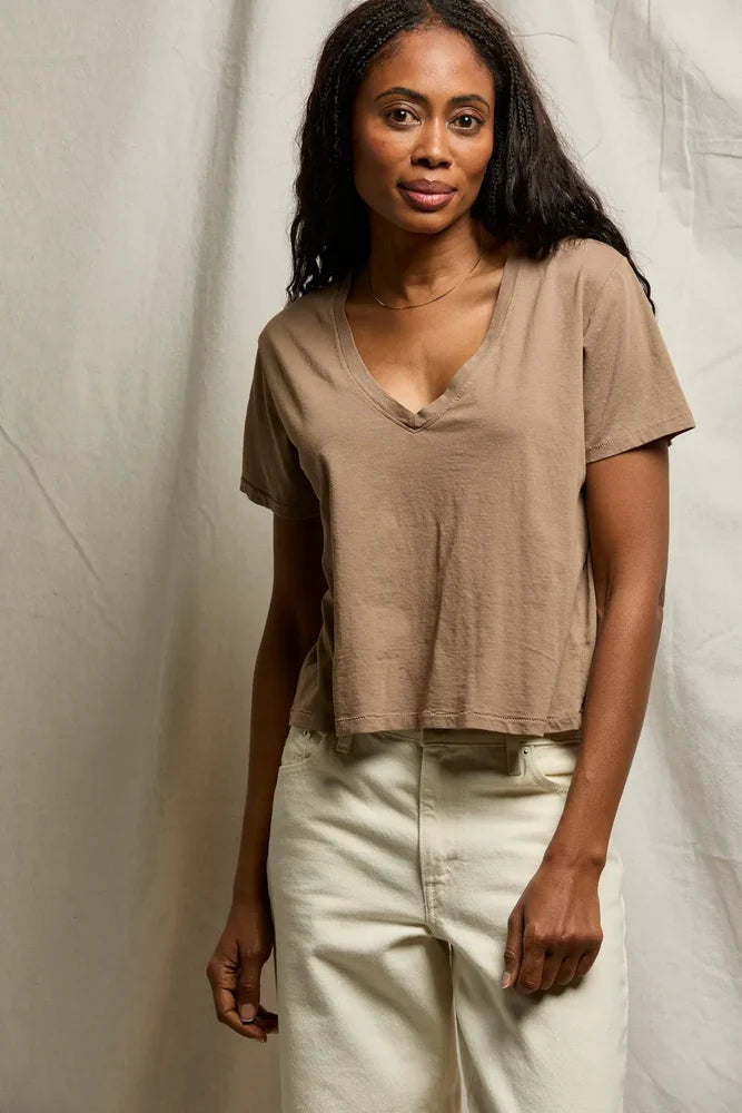 Beckett v neck tee, mocha