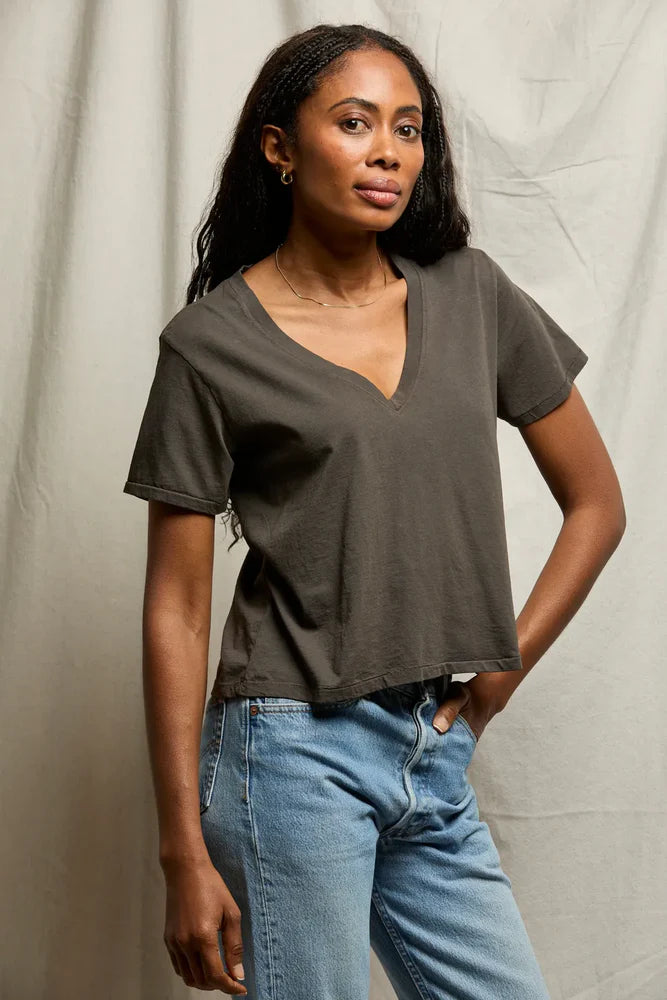 Beckett v neck tee, vintage black