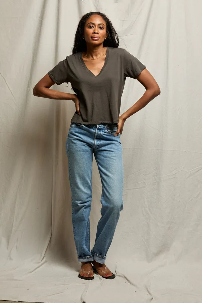Beckett v neck tee, vintage black