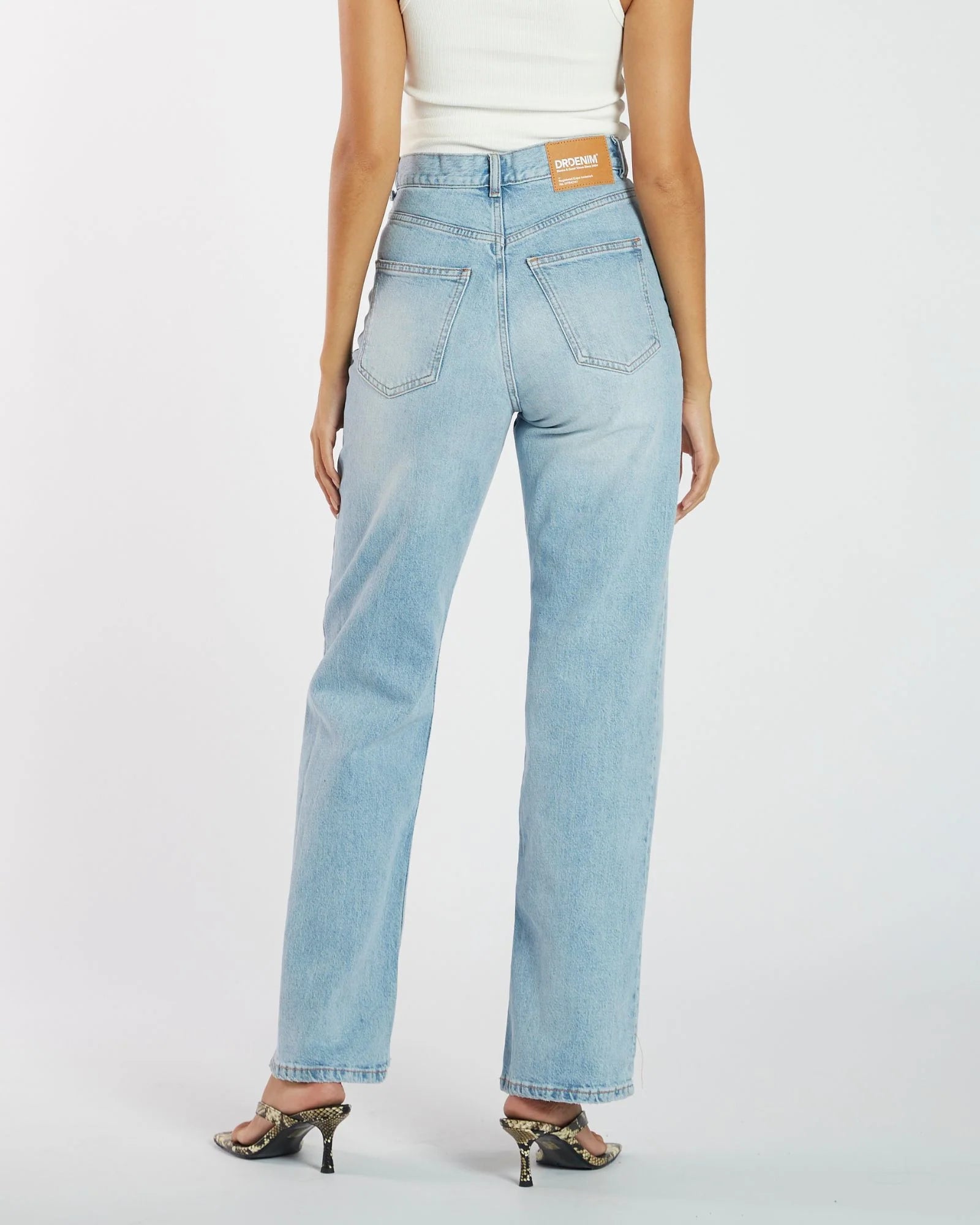 Echo straight jeans, blue light fade