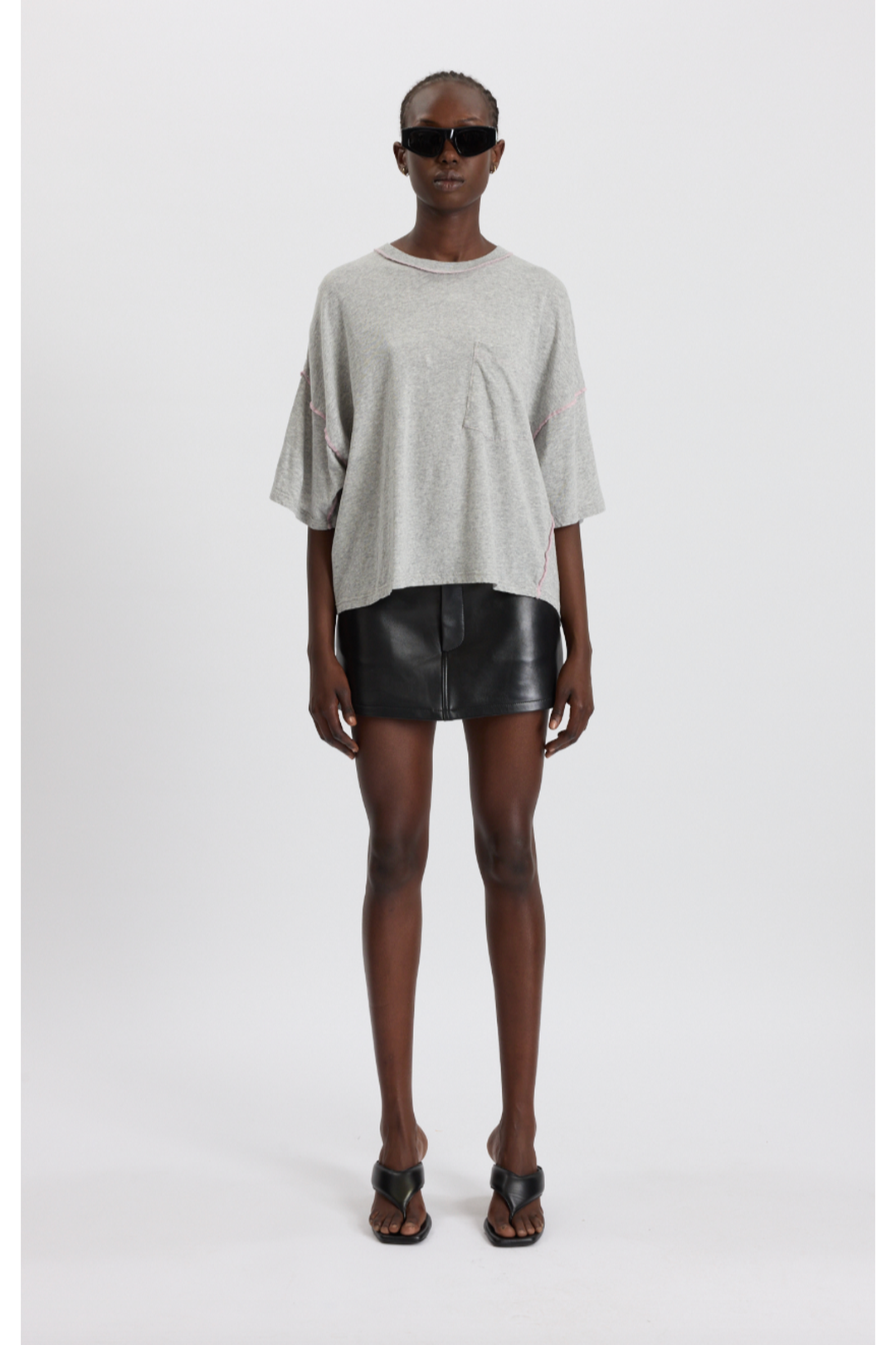 Rvrsd boxy pocket t shirt, grey marle/pink