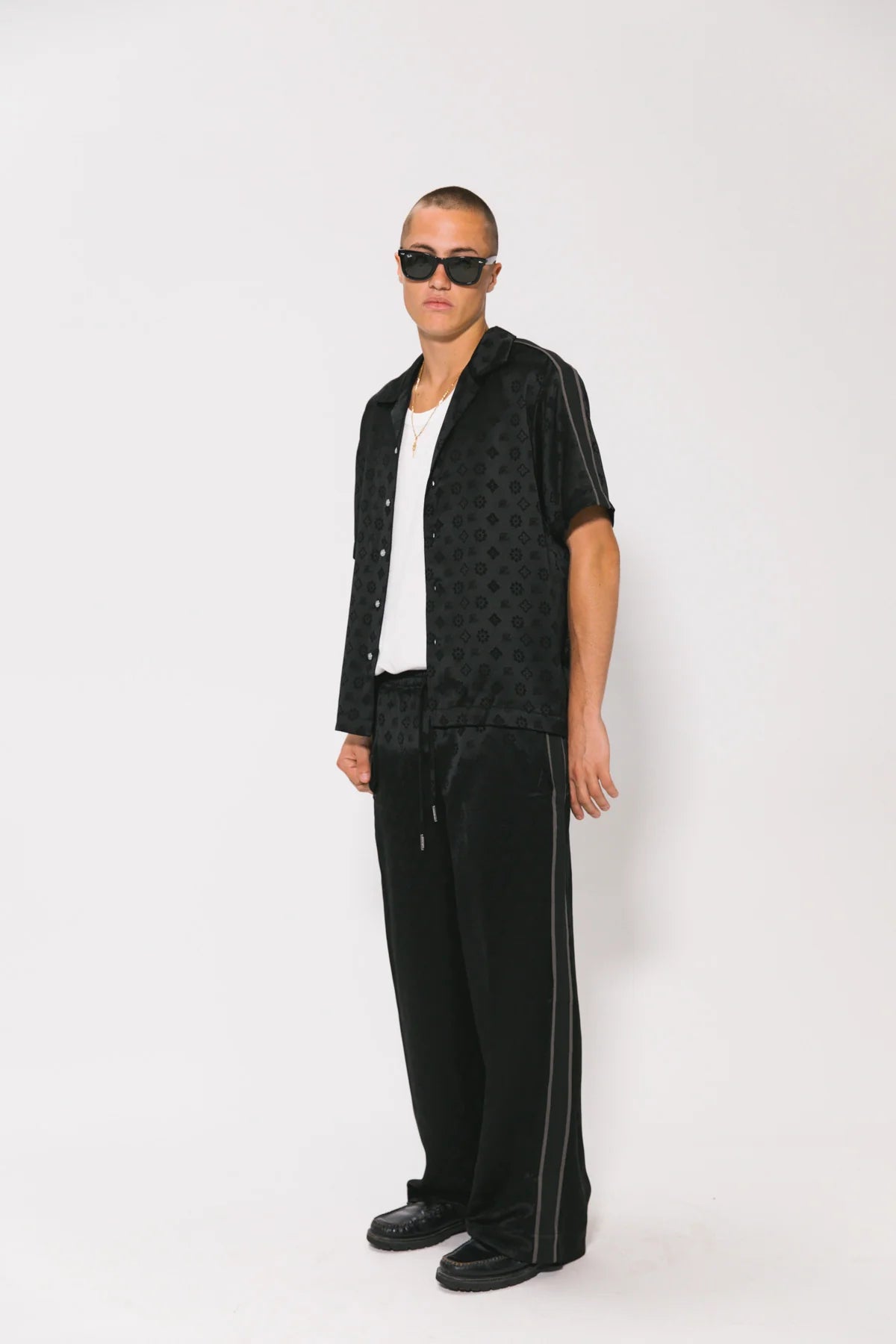 Black jacquard satin resort shirt