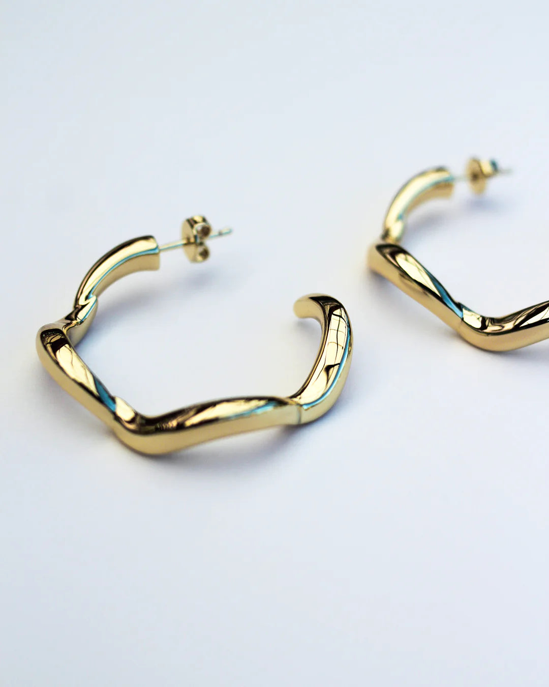 wave hoop earrings large, gold