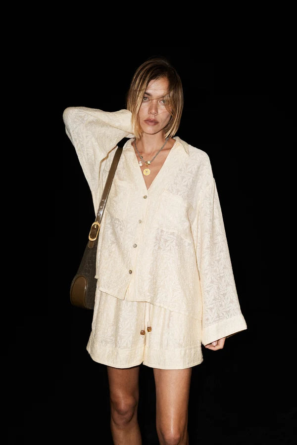 The kyla shirt, creme jacquard