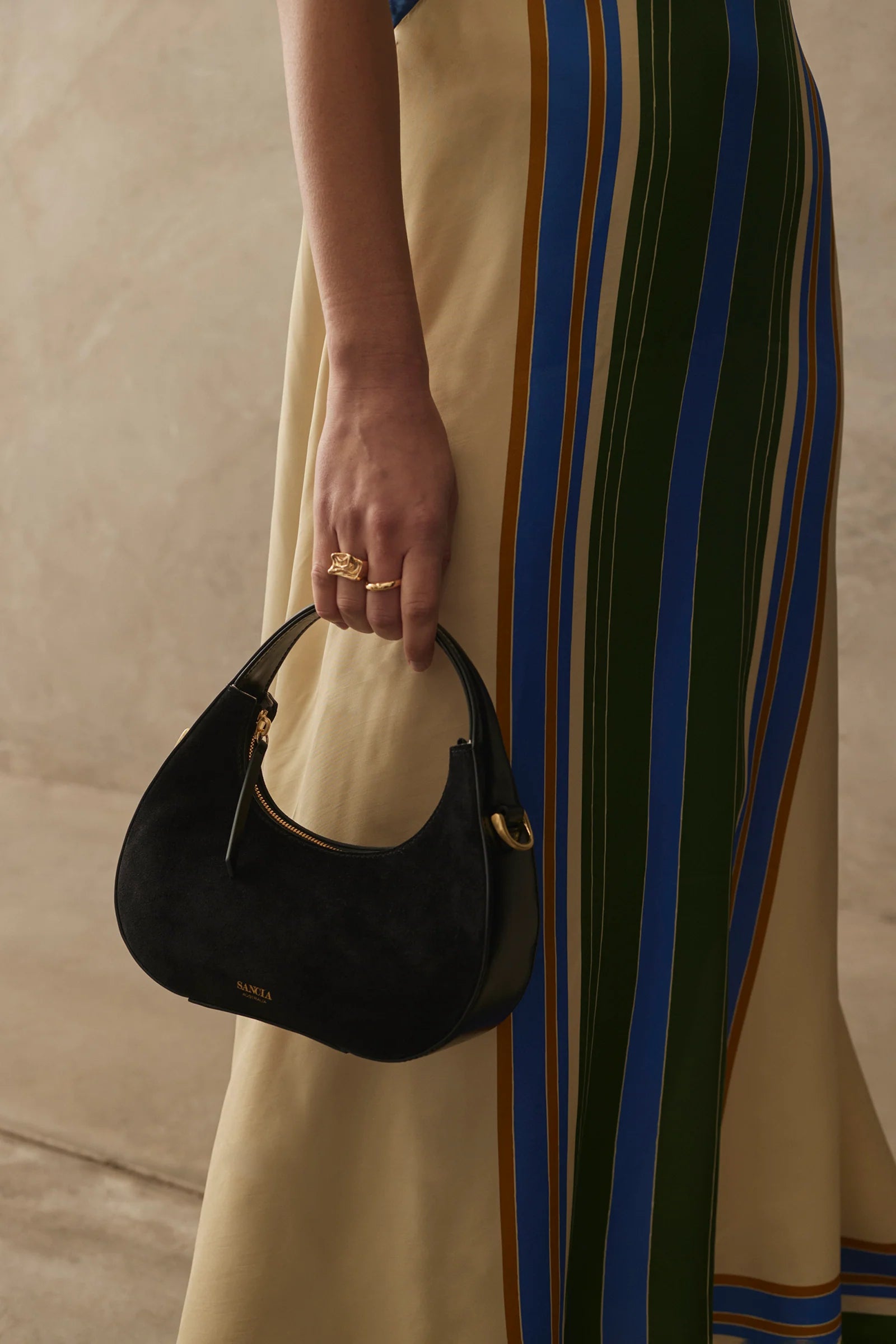 the aritzo, black