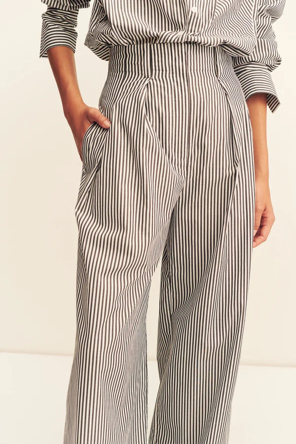 jayde high waisted relaxed pant, dark navy/ivory