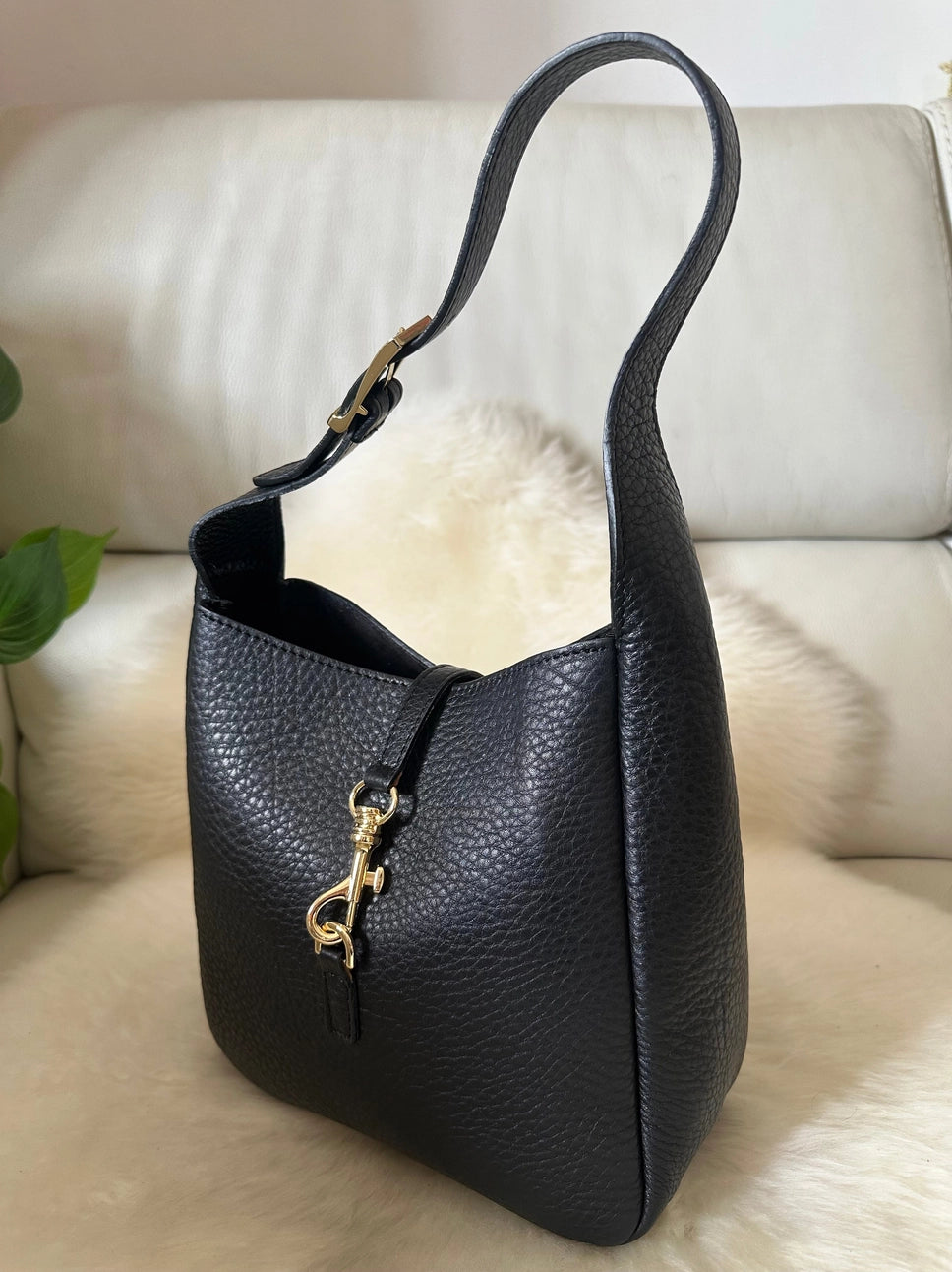 Laura premium leather shoulder bag