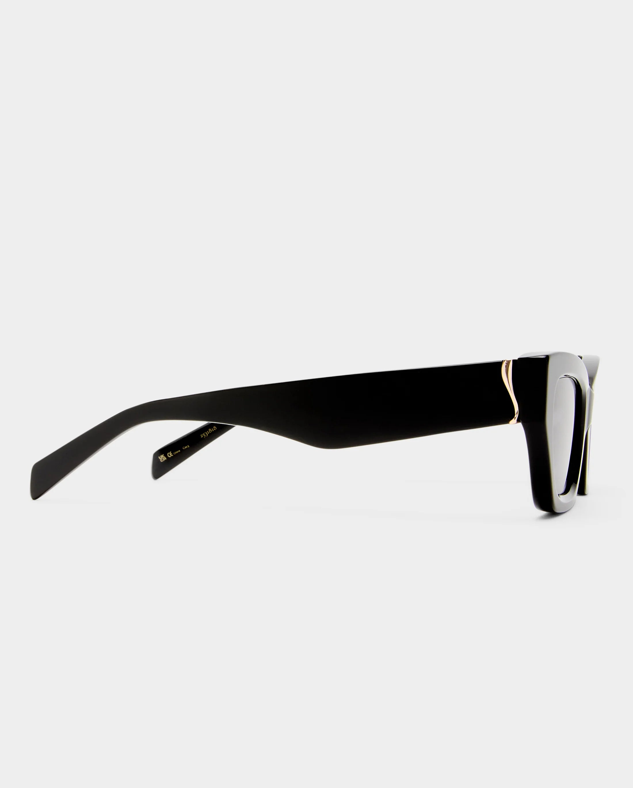 The sutton, black