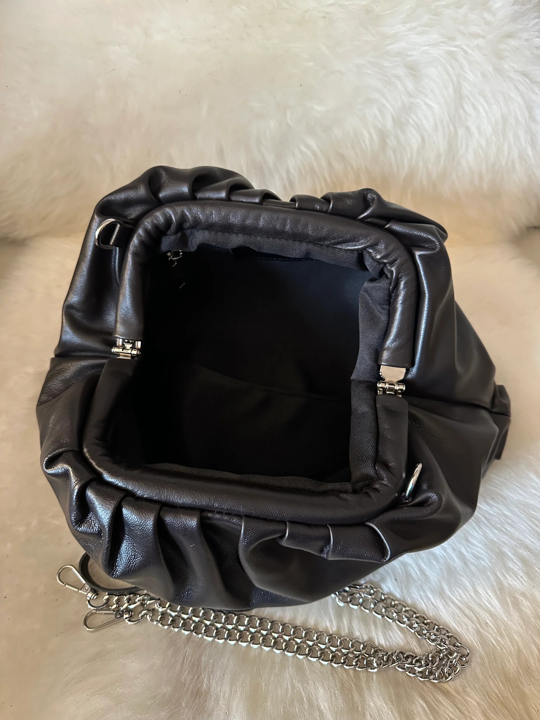 Large pouch nappa, black