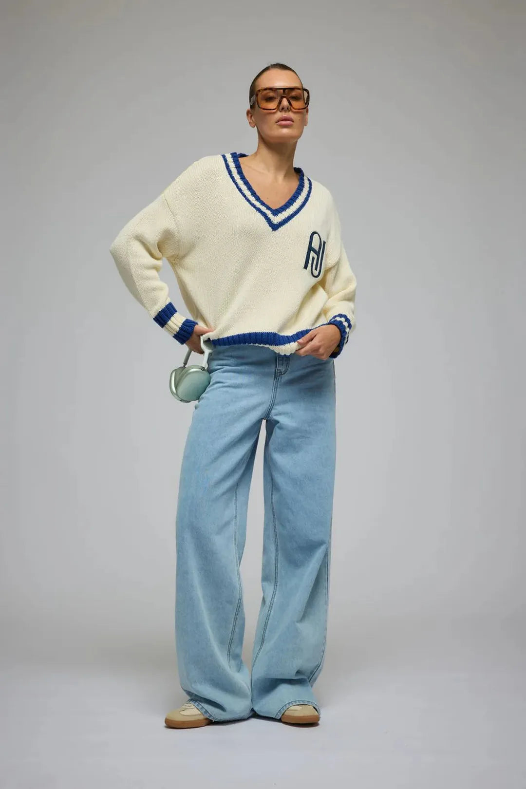 AJ V-neck knit sweater, coconut