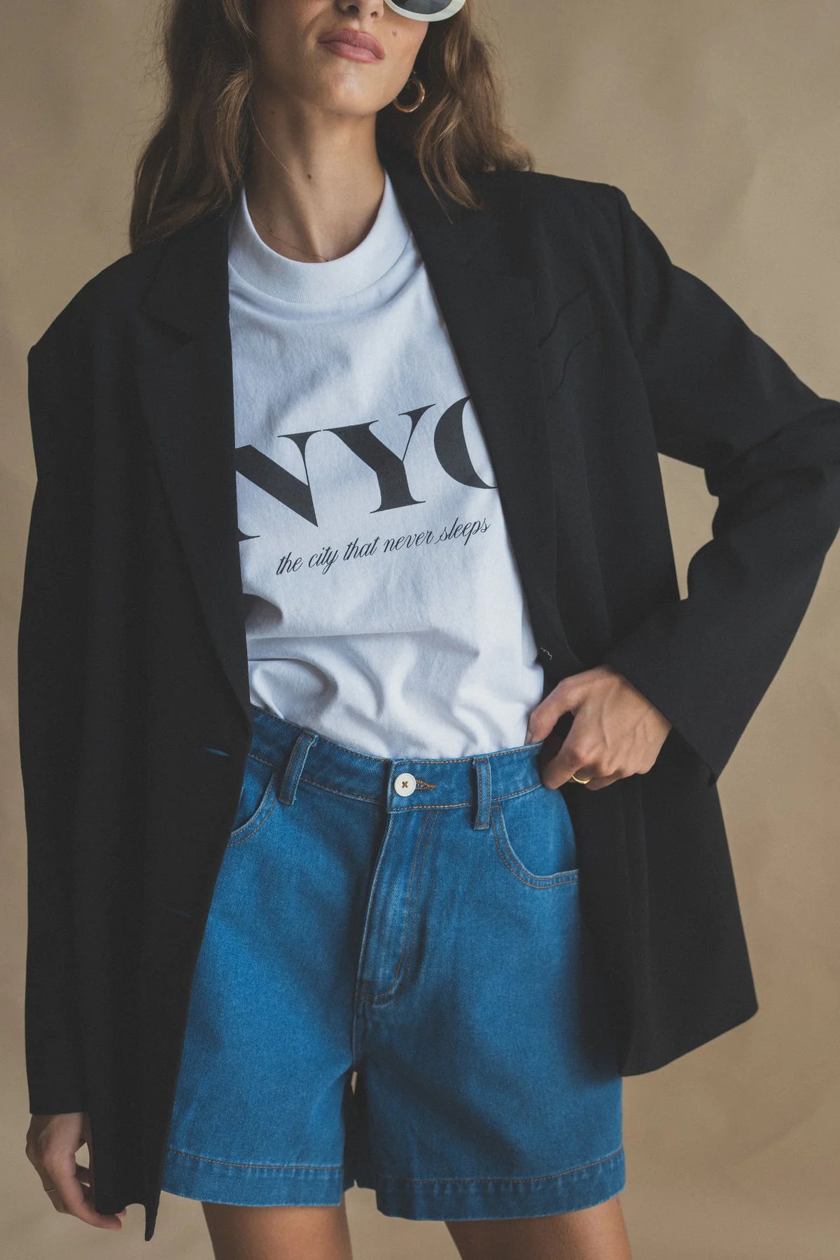 City never sleeps tee, chalk