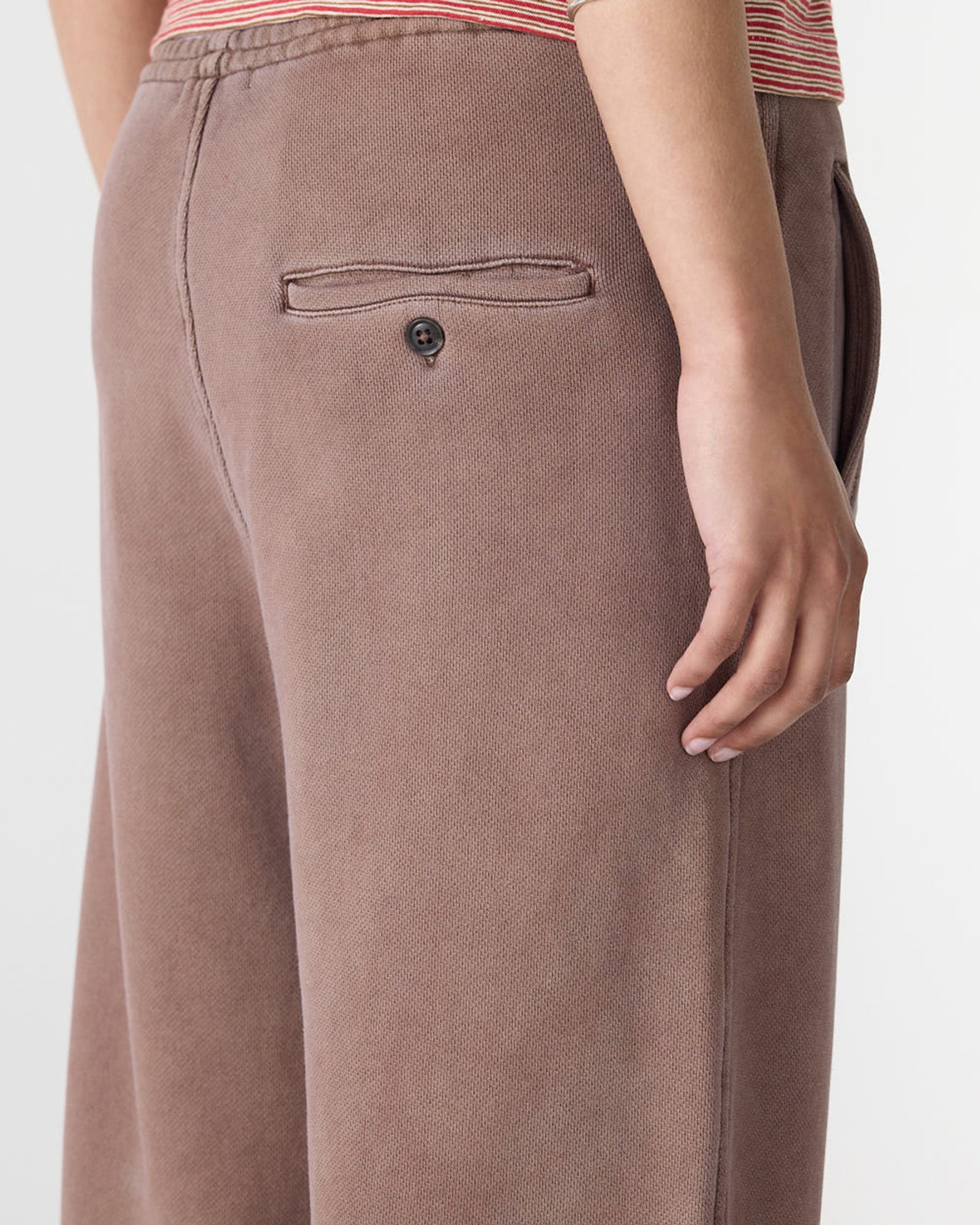 Fleece barrel leg trackpant, pigment brown