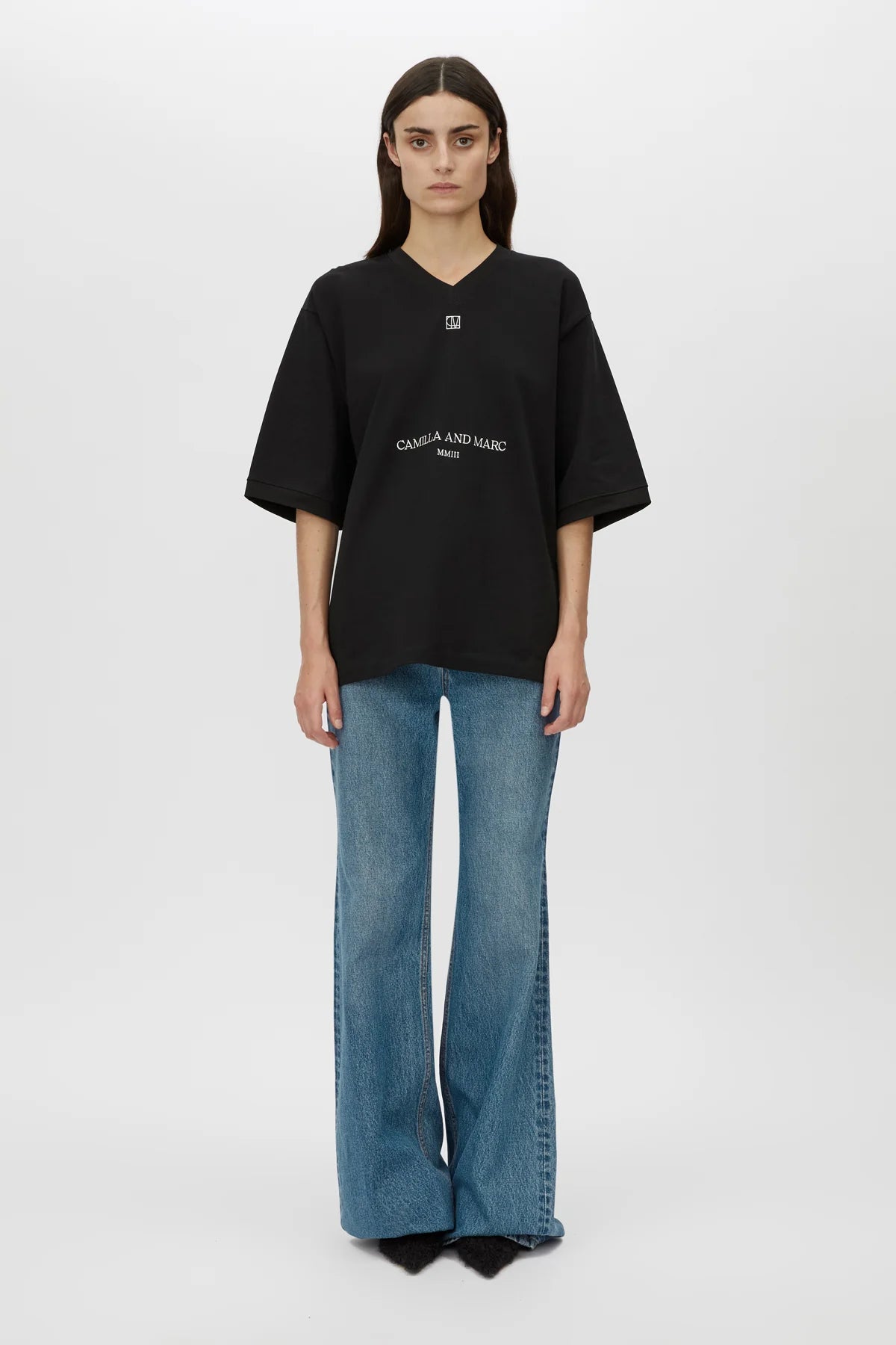 Larissa logo tee, black