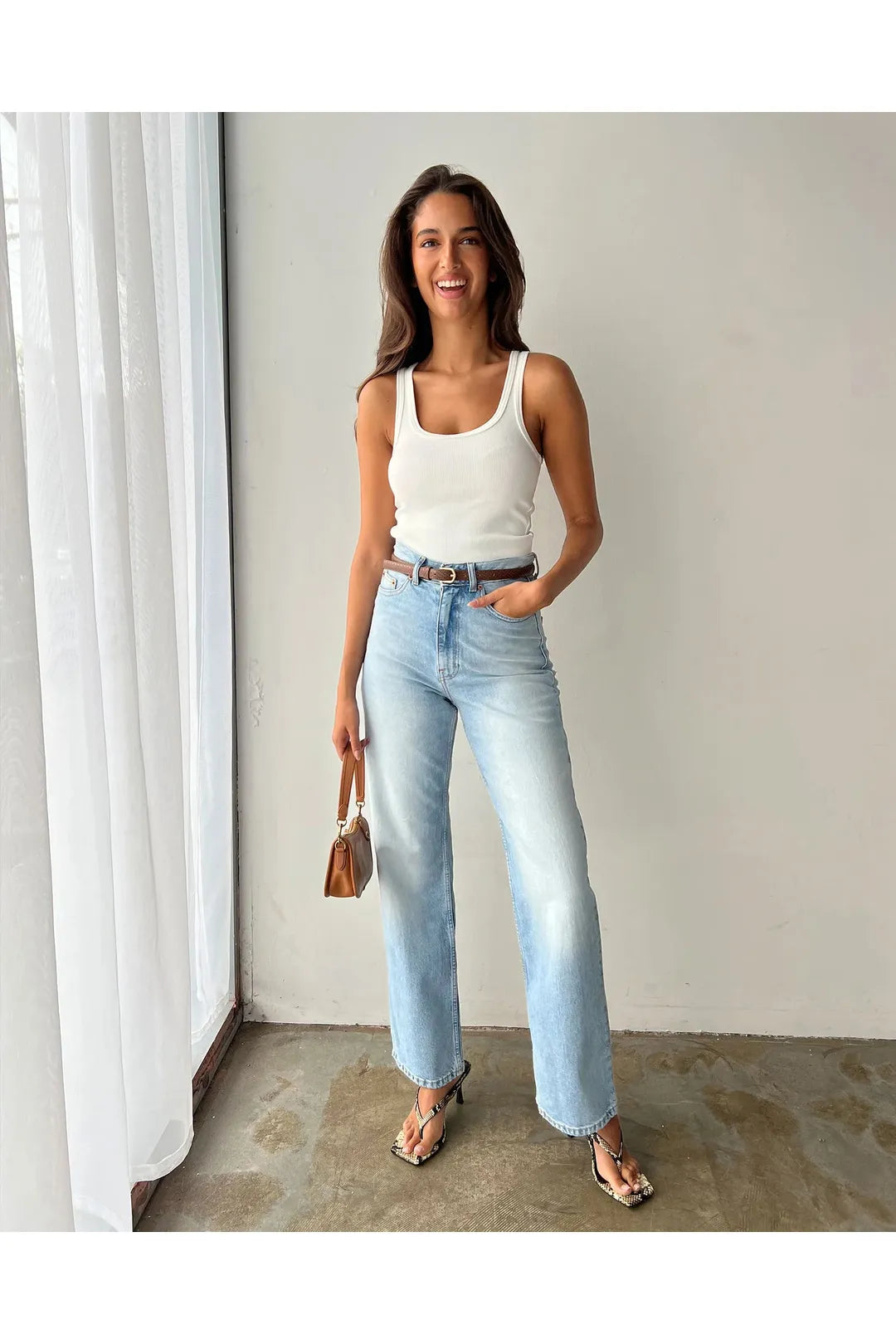 Echo straight jeans, blue light fade