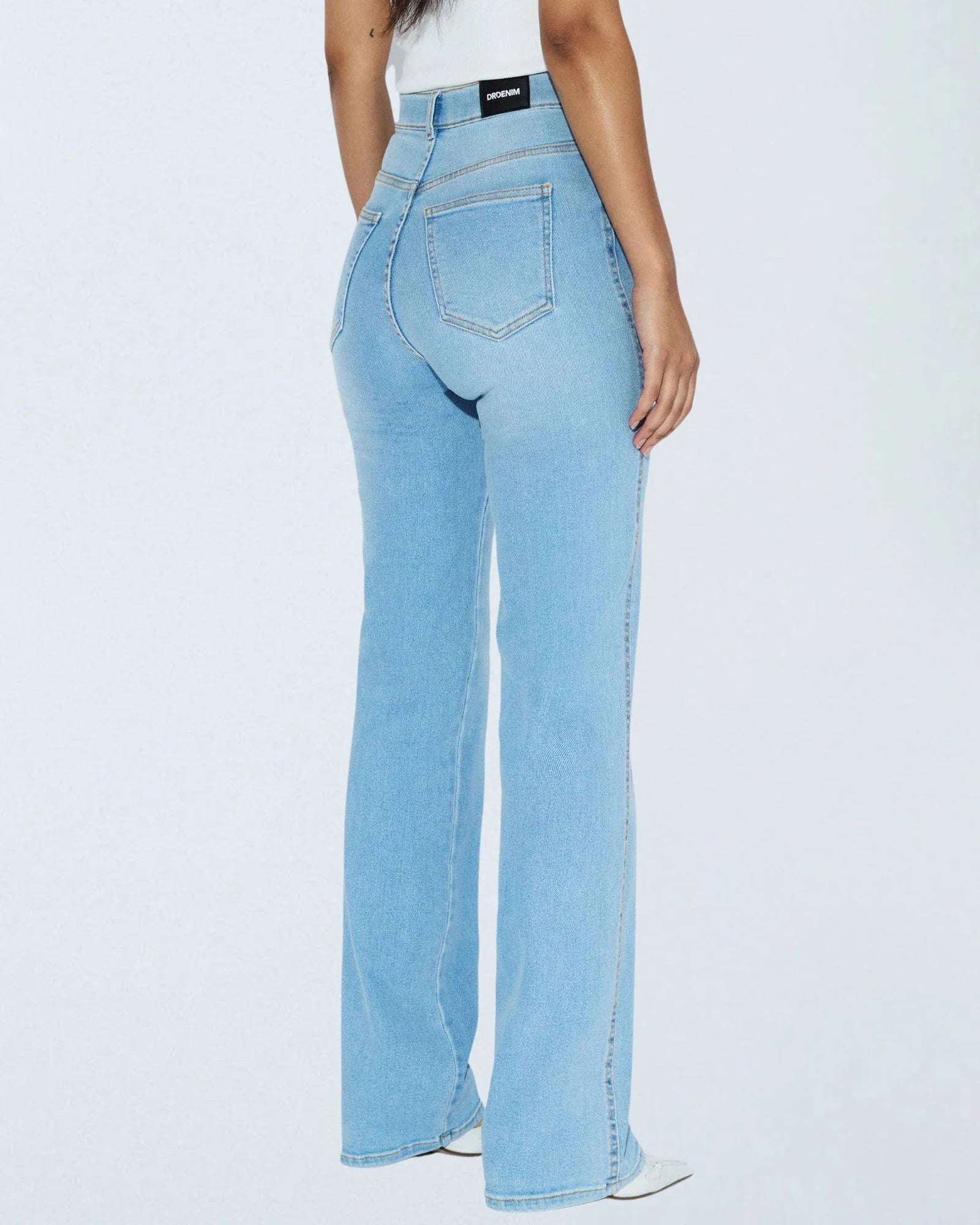 Moxy high straight jeans, cape pale shade