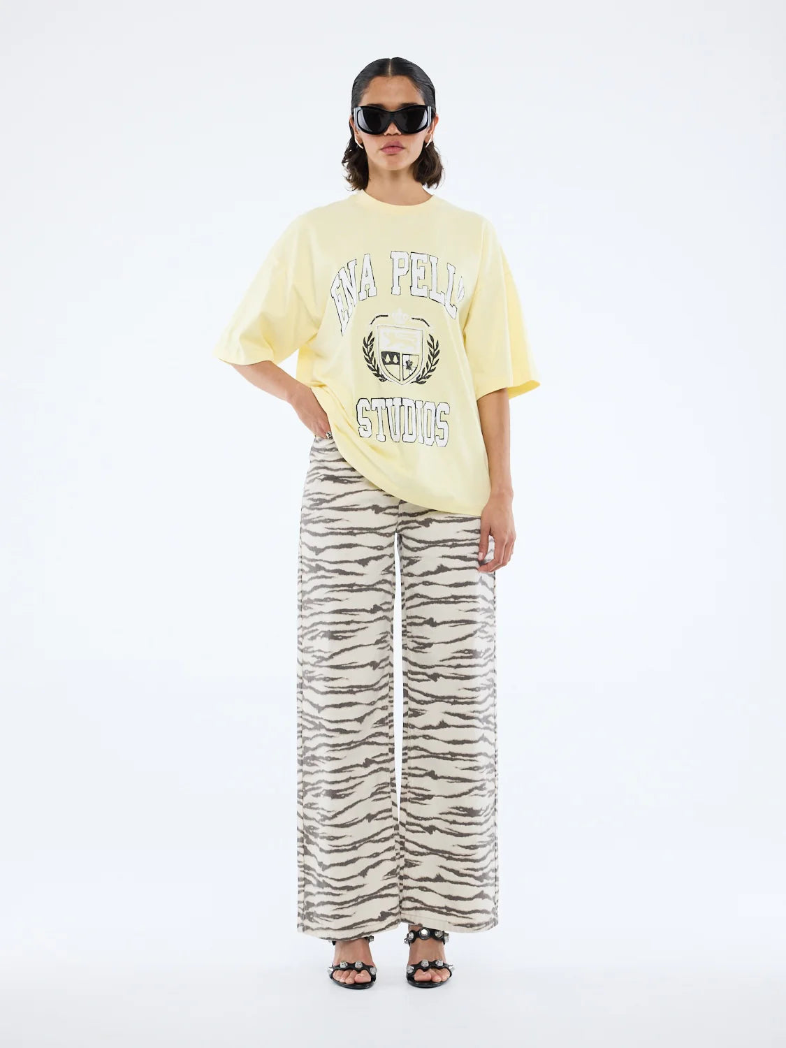 EP Varsity tee, pannacotta