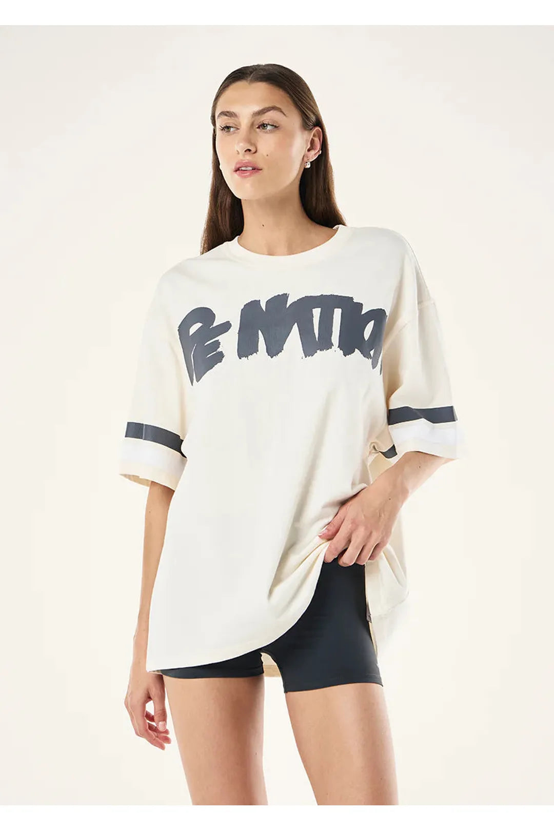 Frontline oversized tee, whisper white