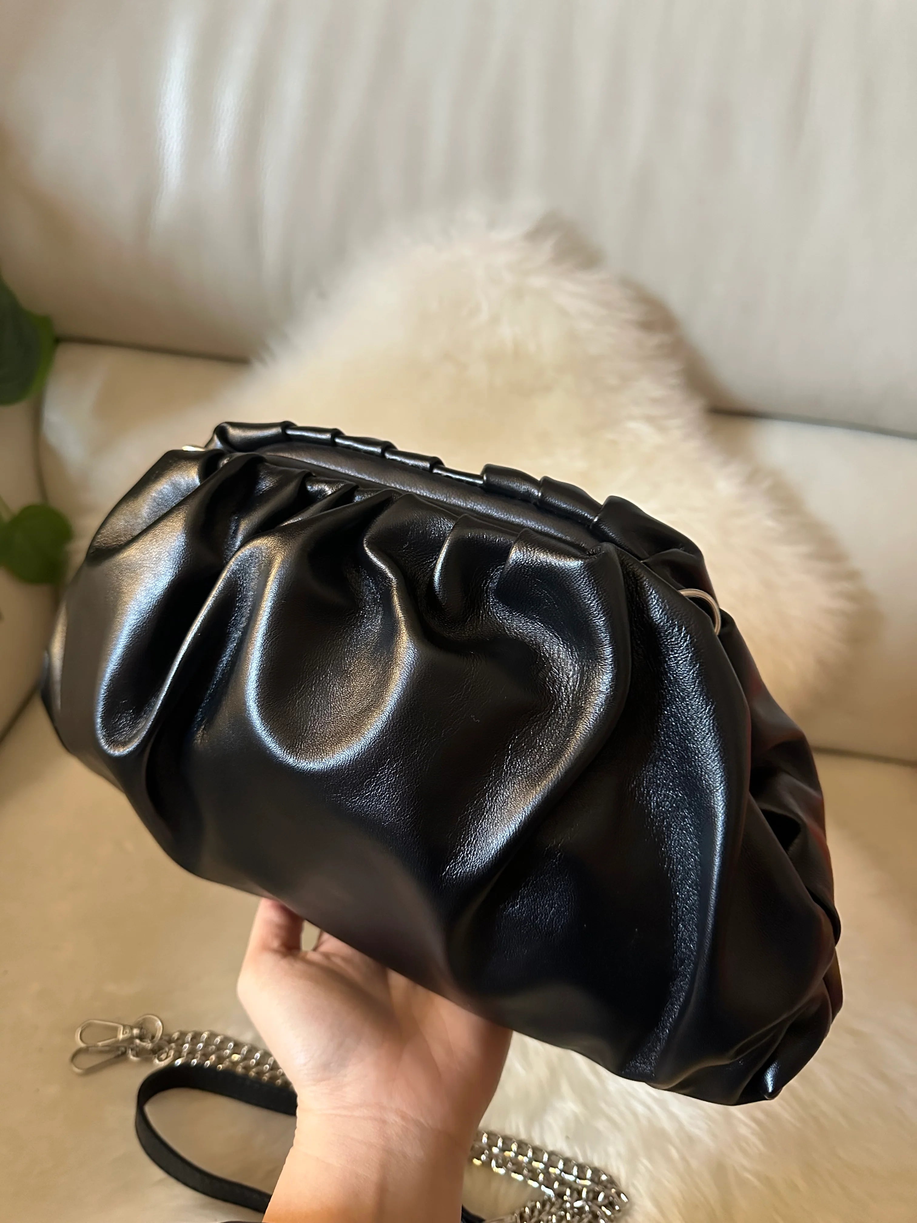 Large pouch nappa, black
