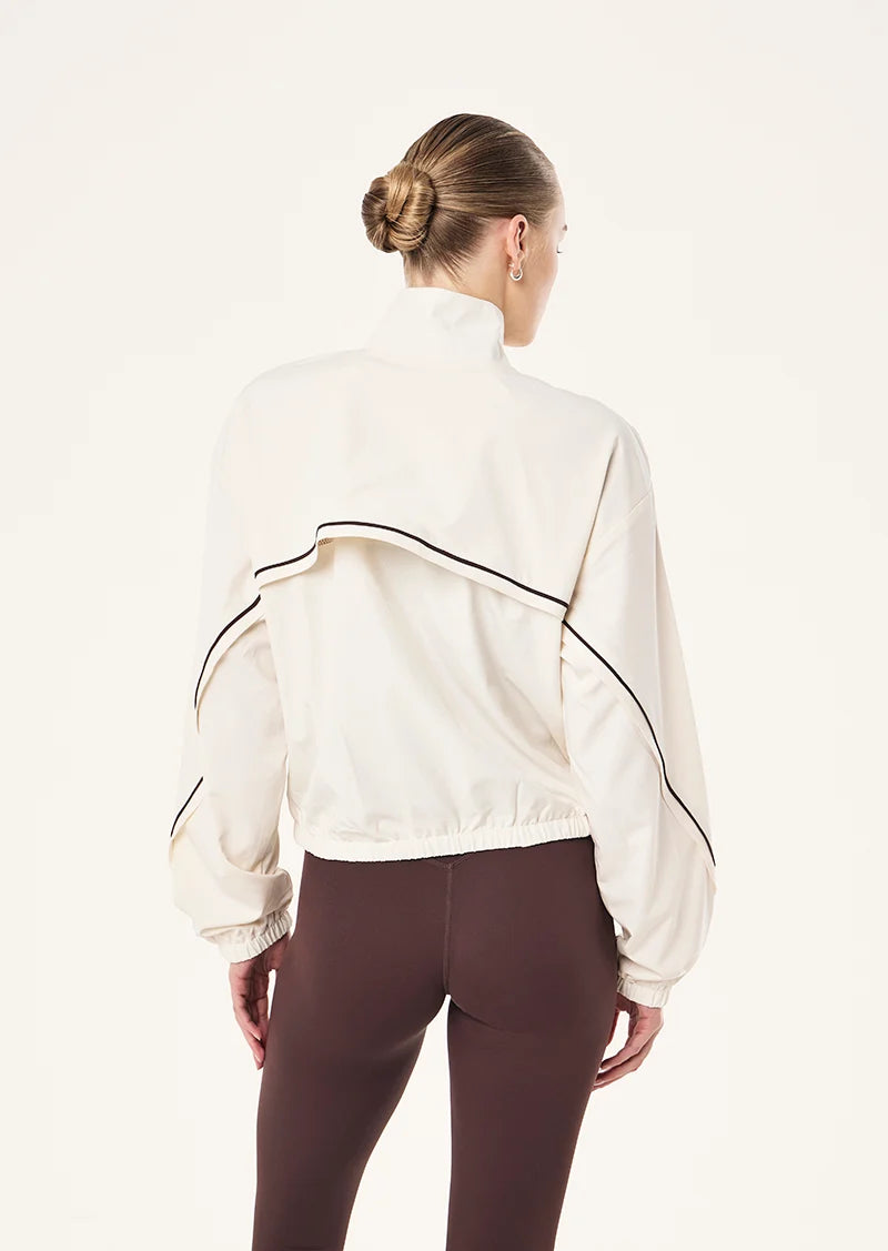 Linear jacket, whisper white