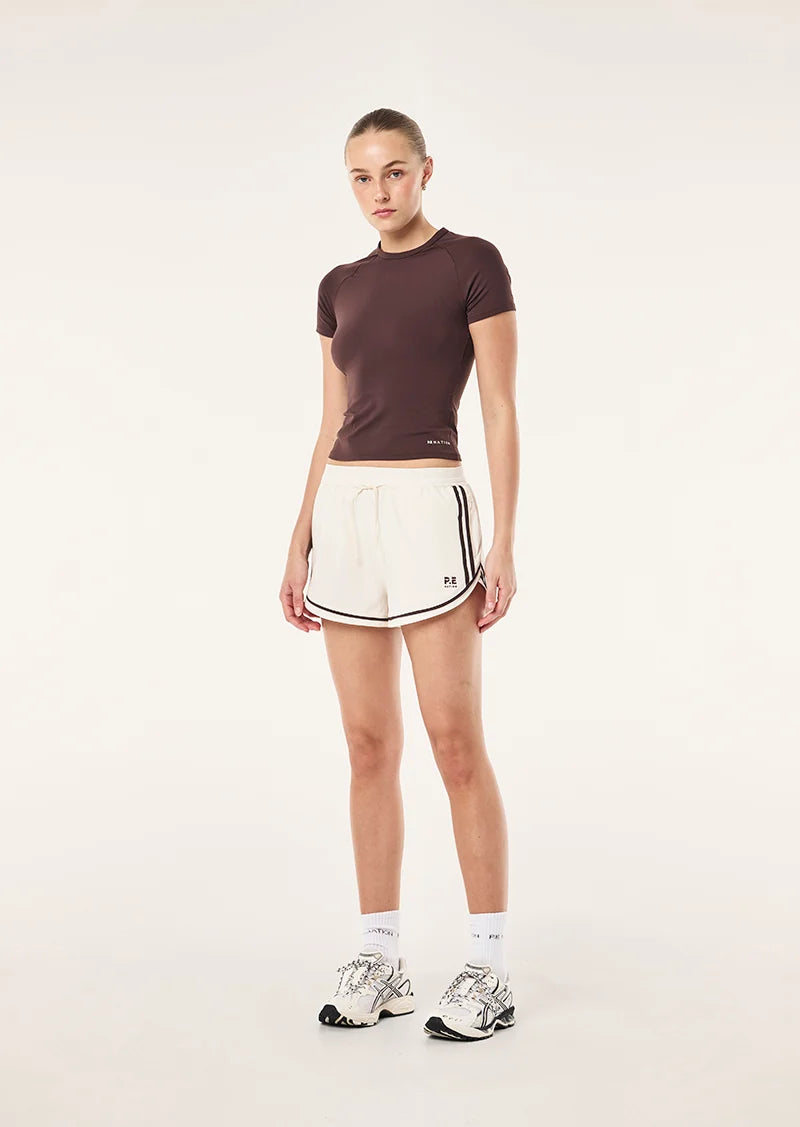 Linear short, whisper white & dark plum
